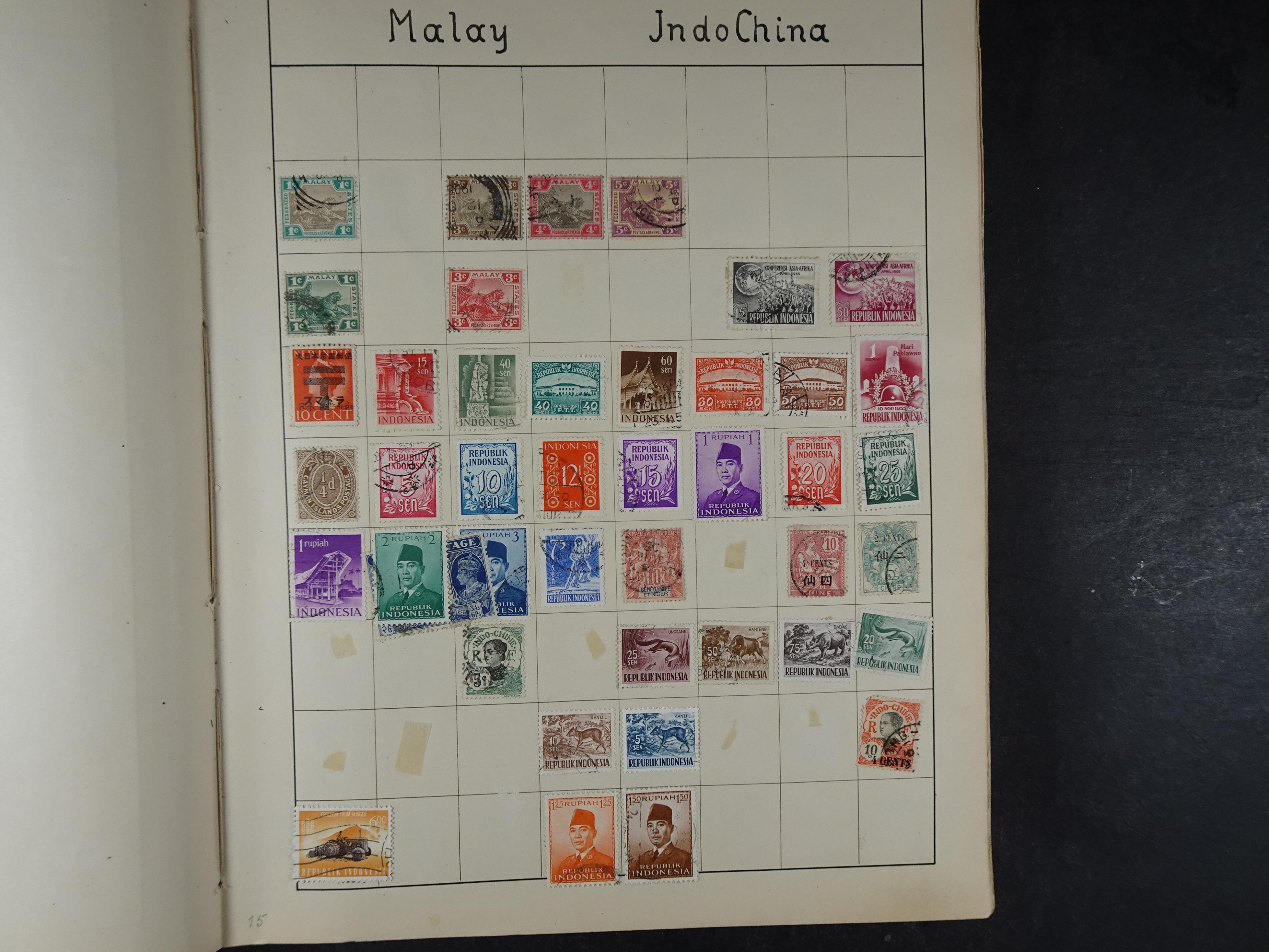 Mooie verzameling met ook China en Japan. 14