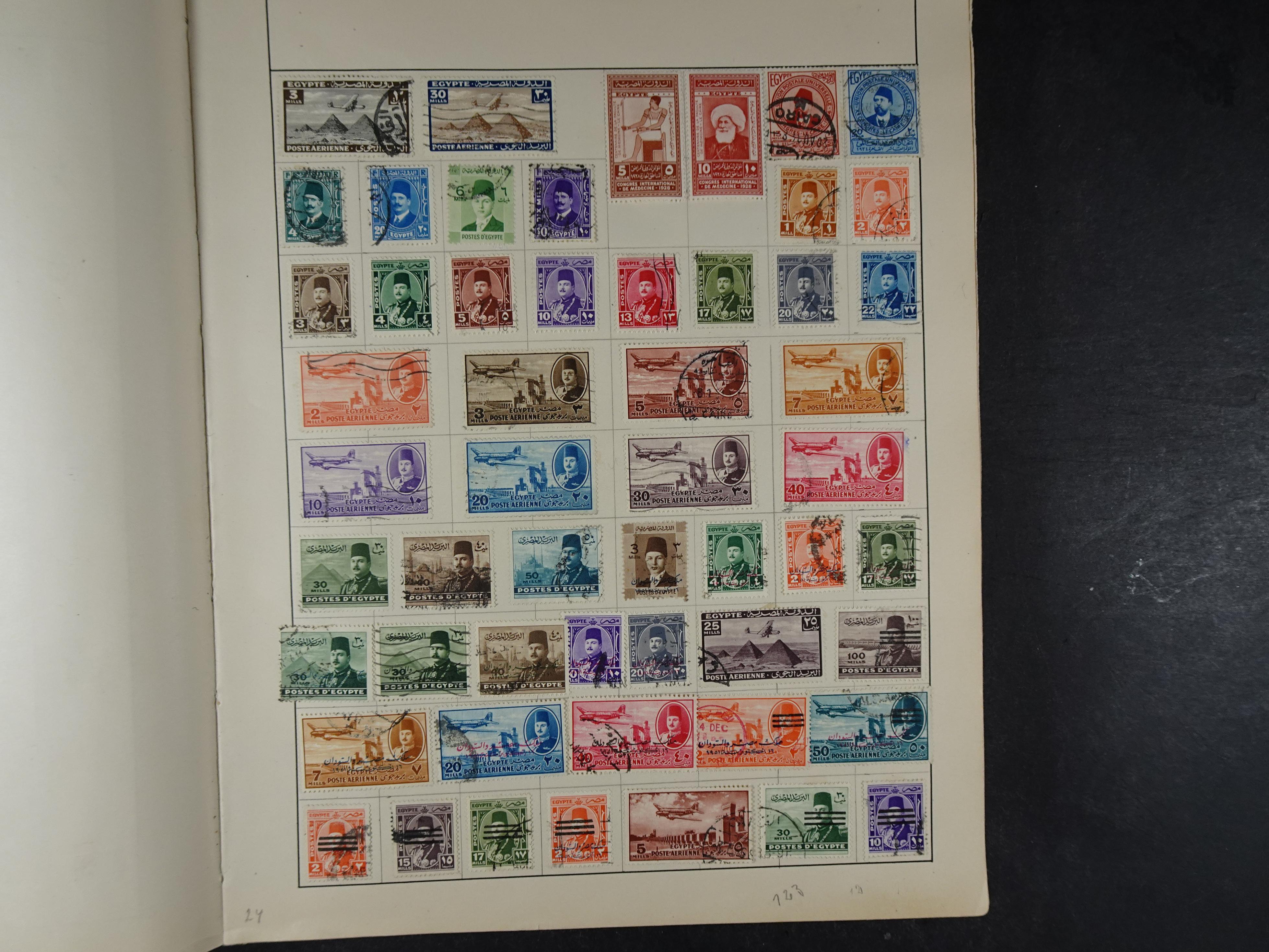 Mooie verzameling met ook China en Japan. 23