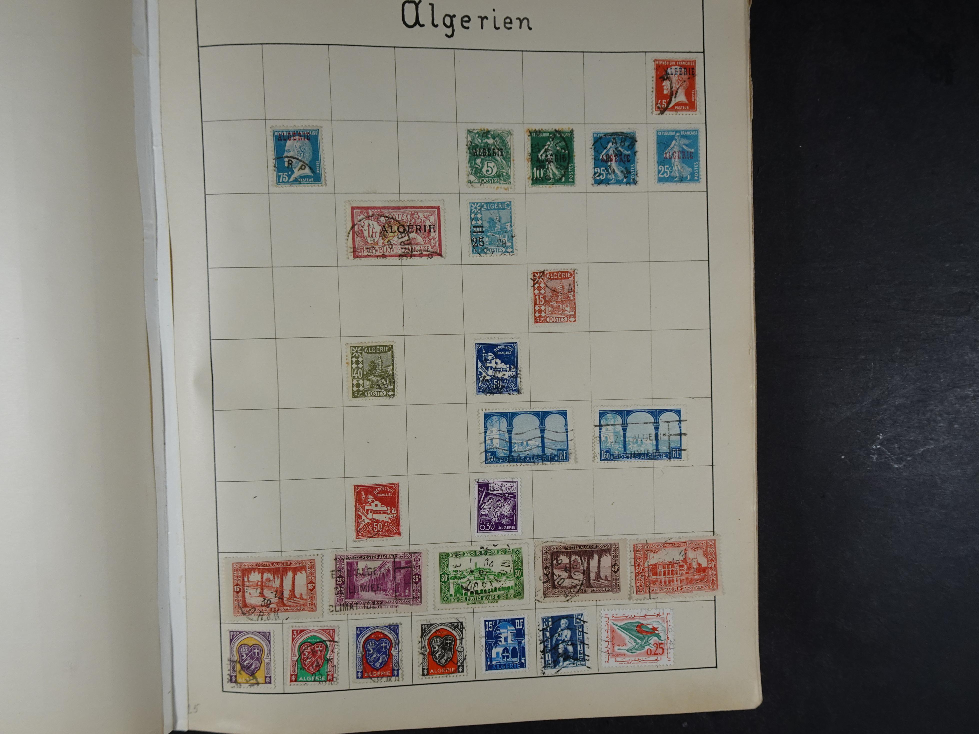 Mooie verzameling met ook China en Japan. 25