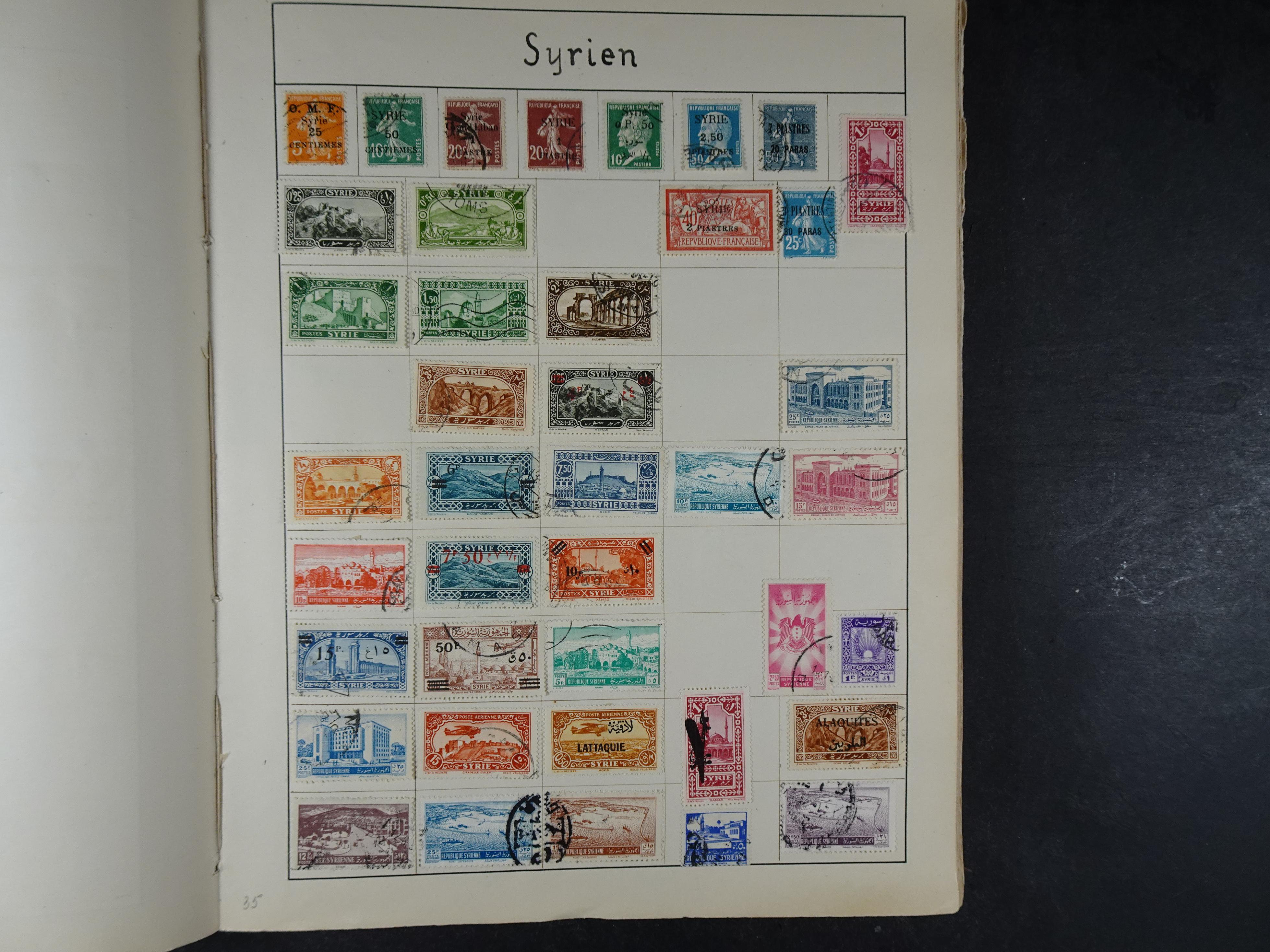 Mooie verzameling met ook China en Japan. 37