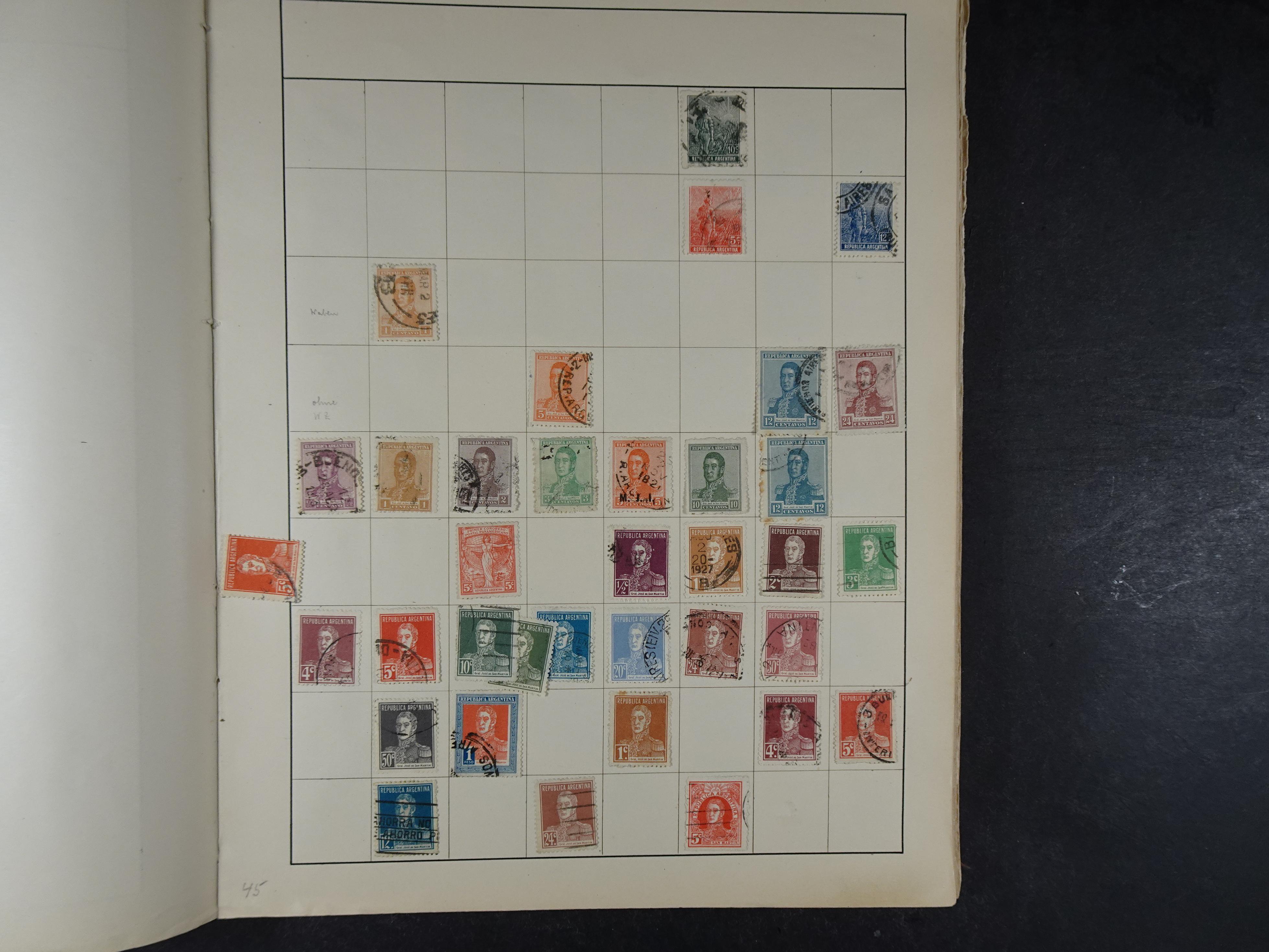 Mooie verzameling met ook China en Japan. 47