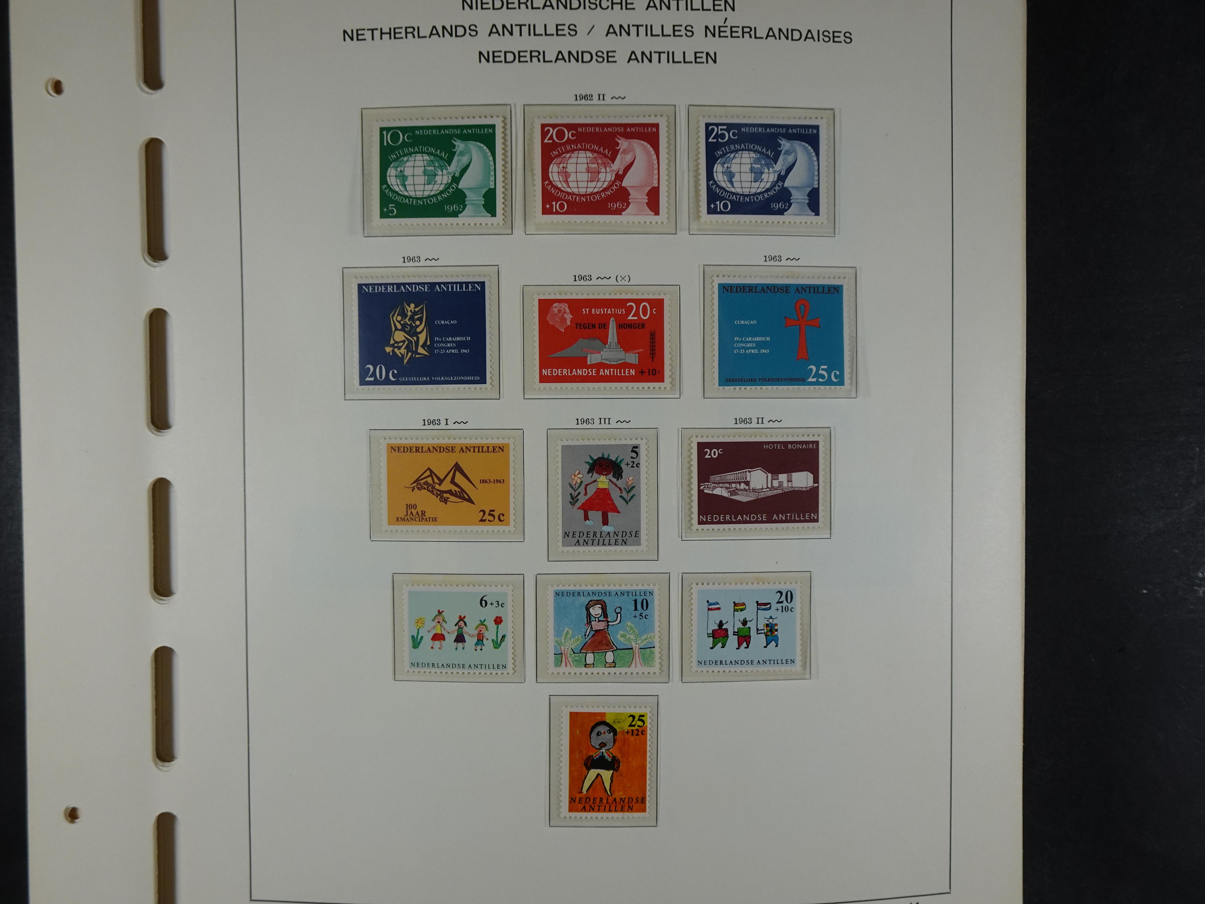 1949 - 2010 compleet postfris op ENFACE NA, deze heeft lichte plakker 13