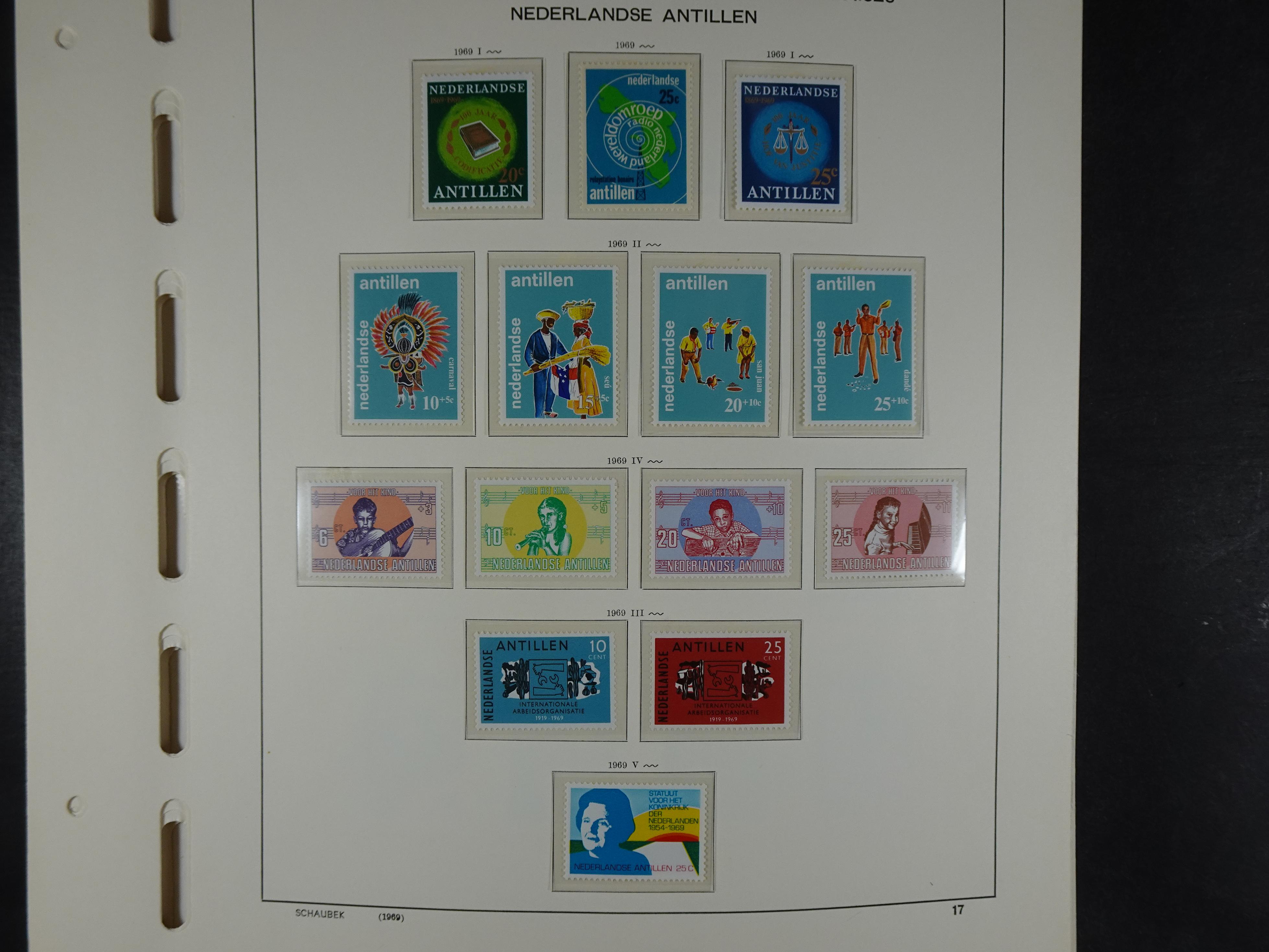 1949 - 2010 compleet postfris op ENFACE NA, deze heeft lichte plakker 19