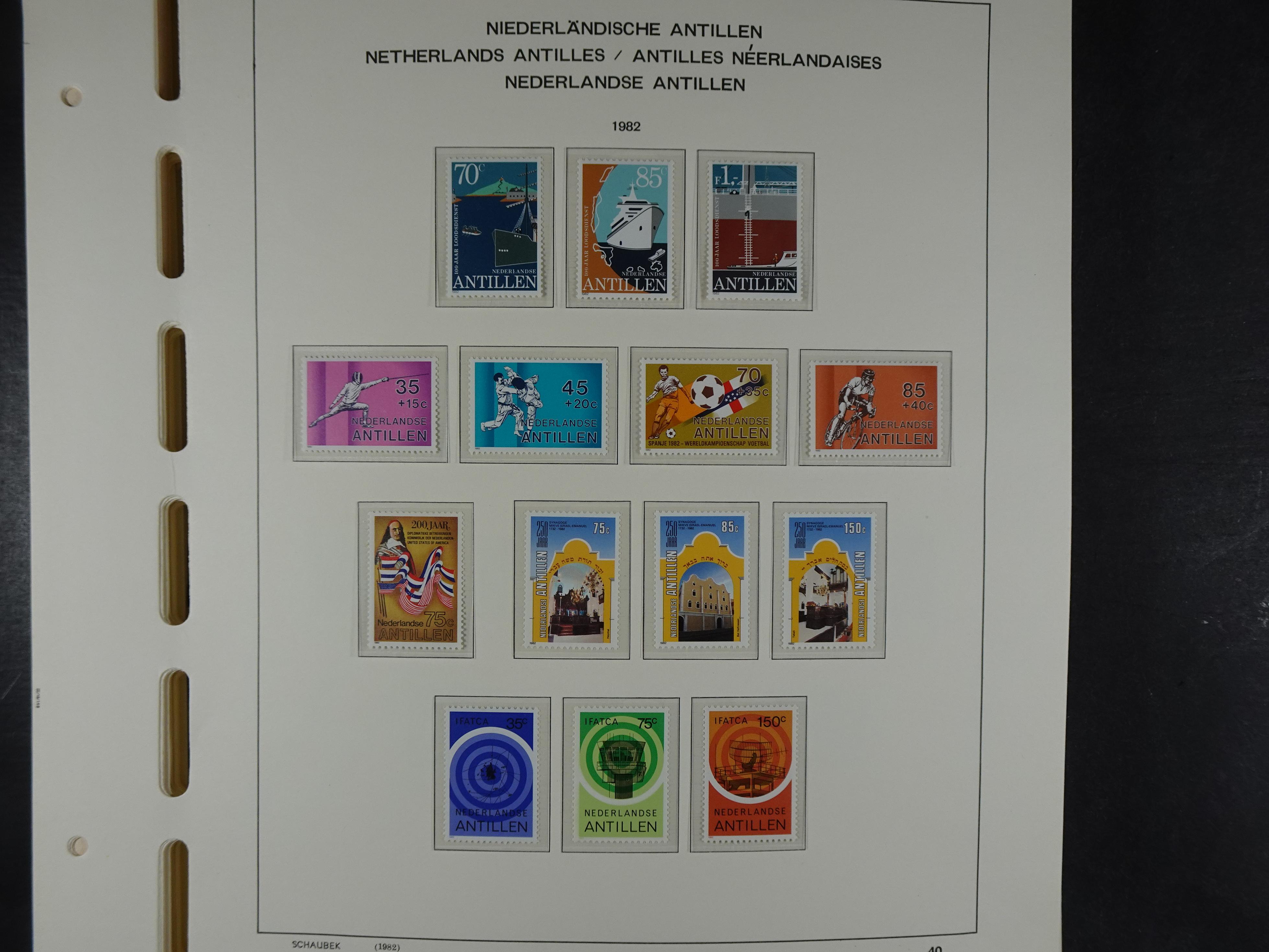 1949 - 2010 compleet postfris op ENFACE NA, deze heeft lichte plakker 44