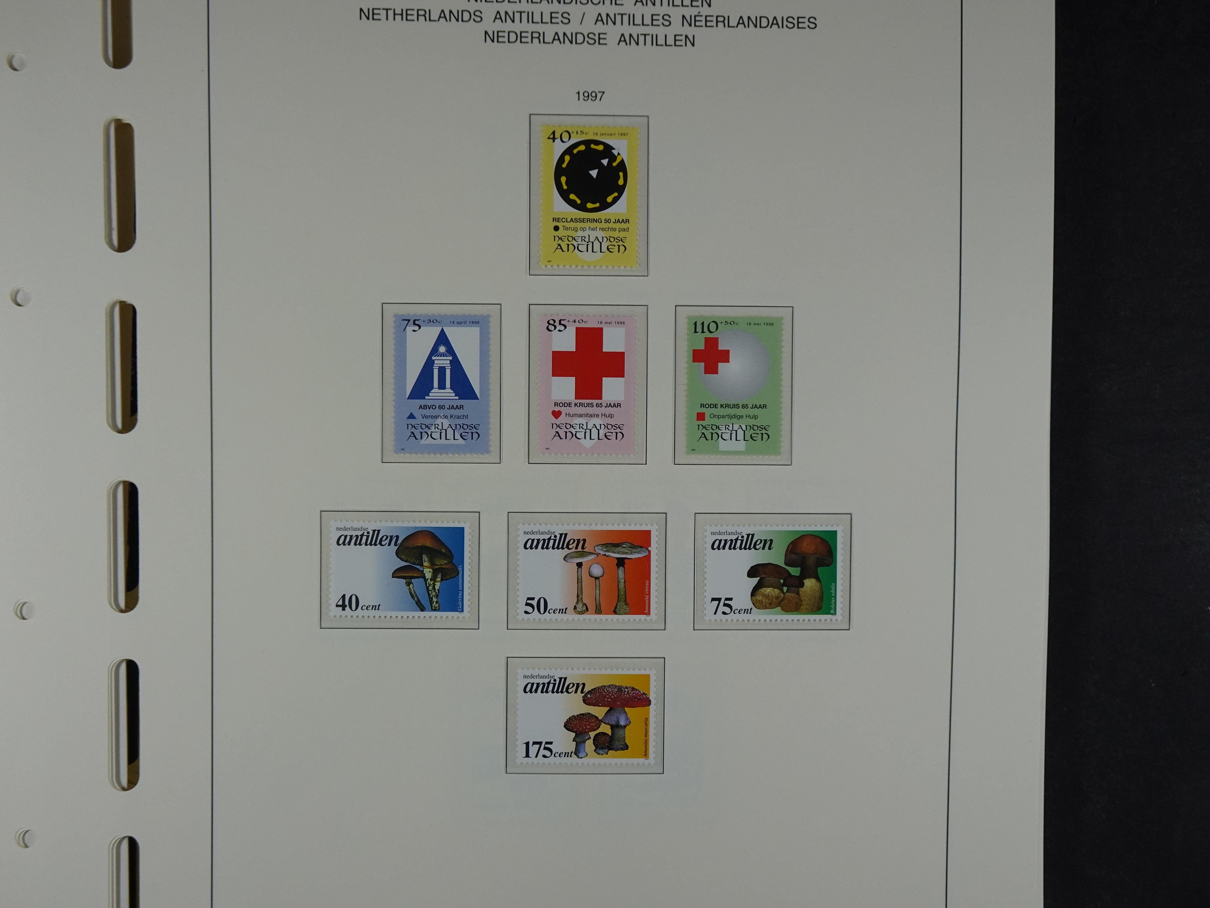 1949 - 2010 compleet postfris op ENFACE NA, deze heeft lichte plakker 84