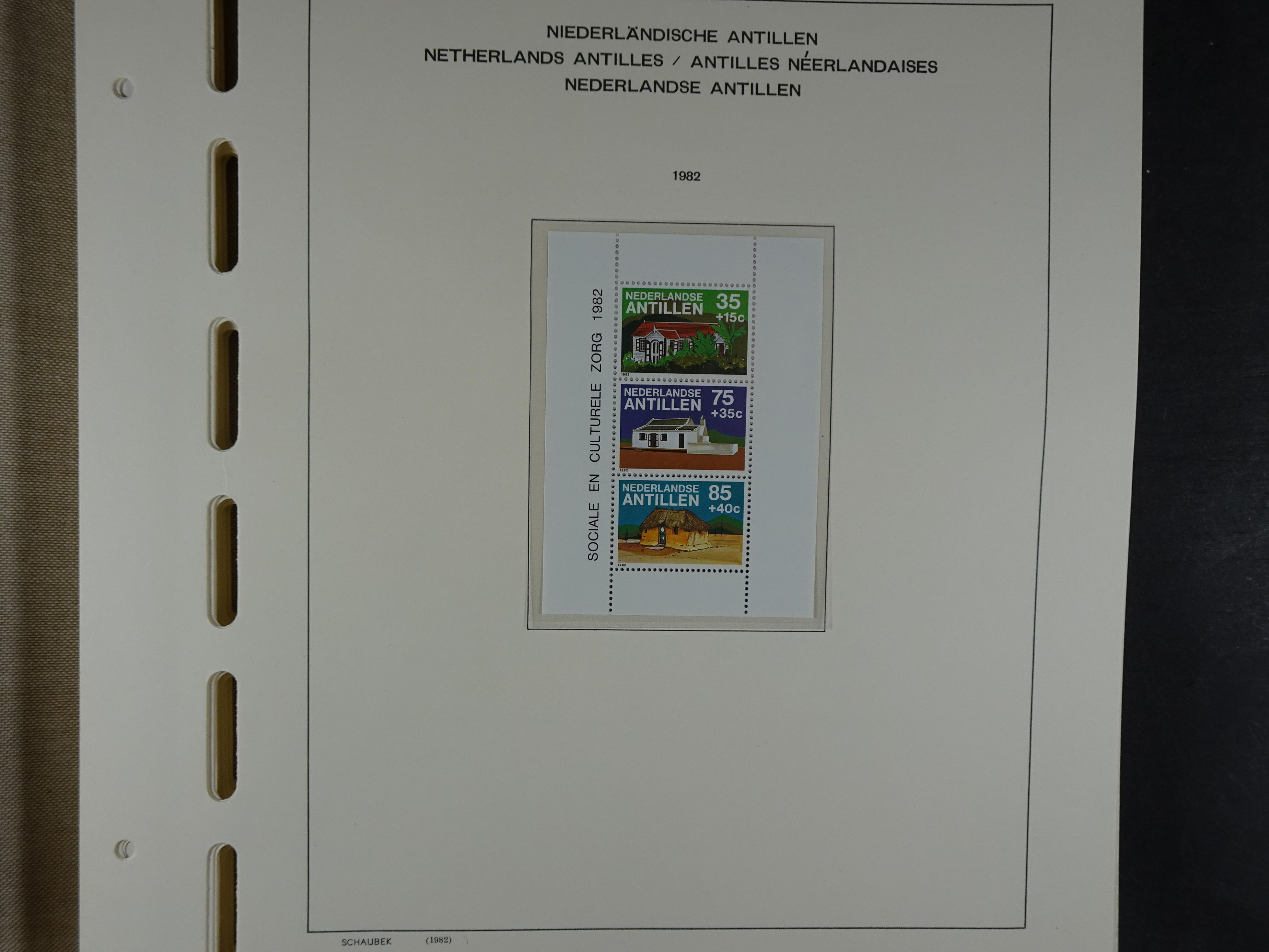 1949 - 2010 compleet postfris op ENFACE NA, deze heeft lichte plakker 175