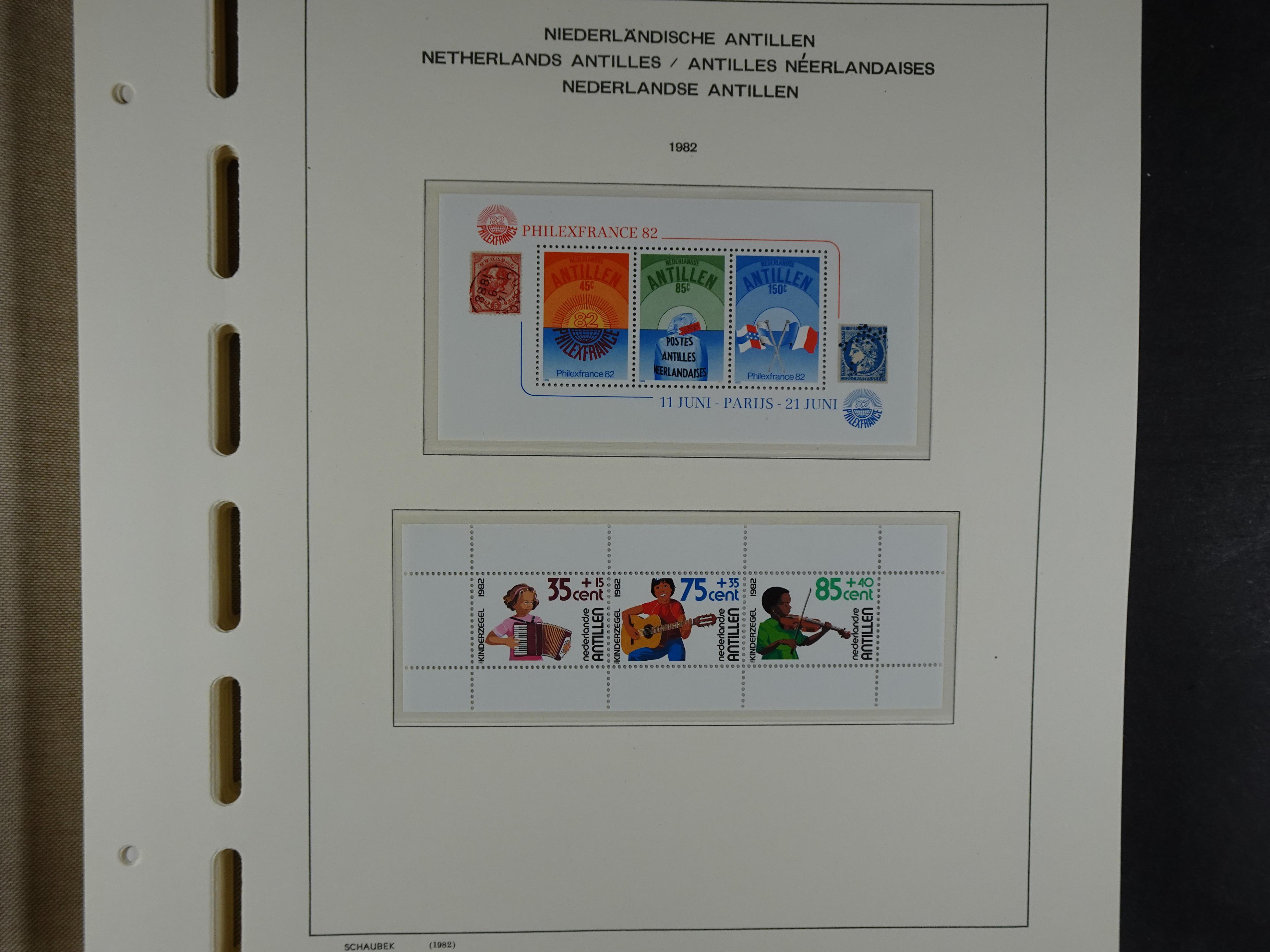 1949 - 2010 compleet postfris op ENFACE NA, deze heeft lichte plakker 176