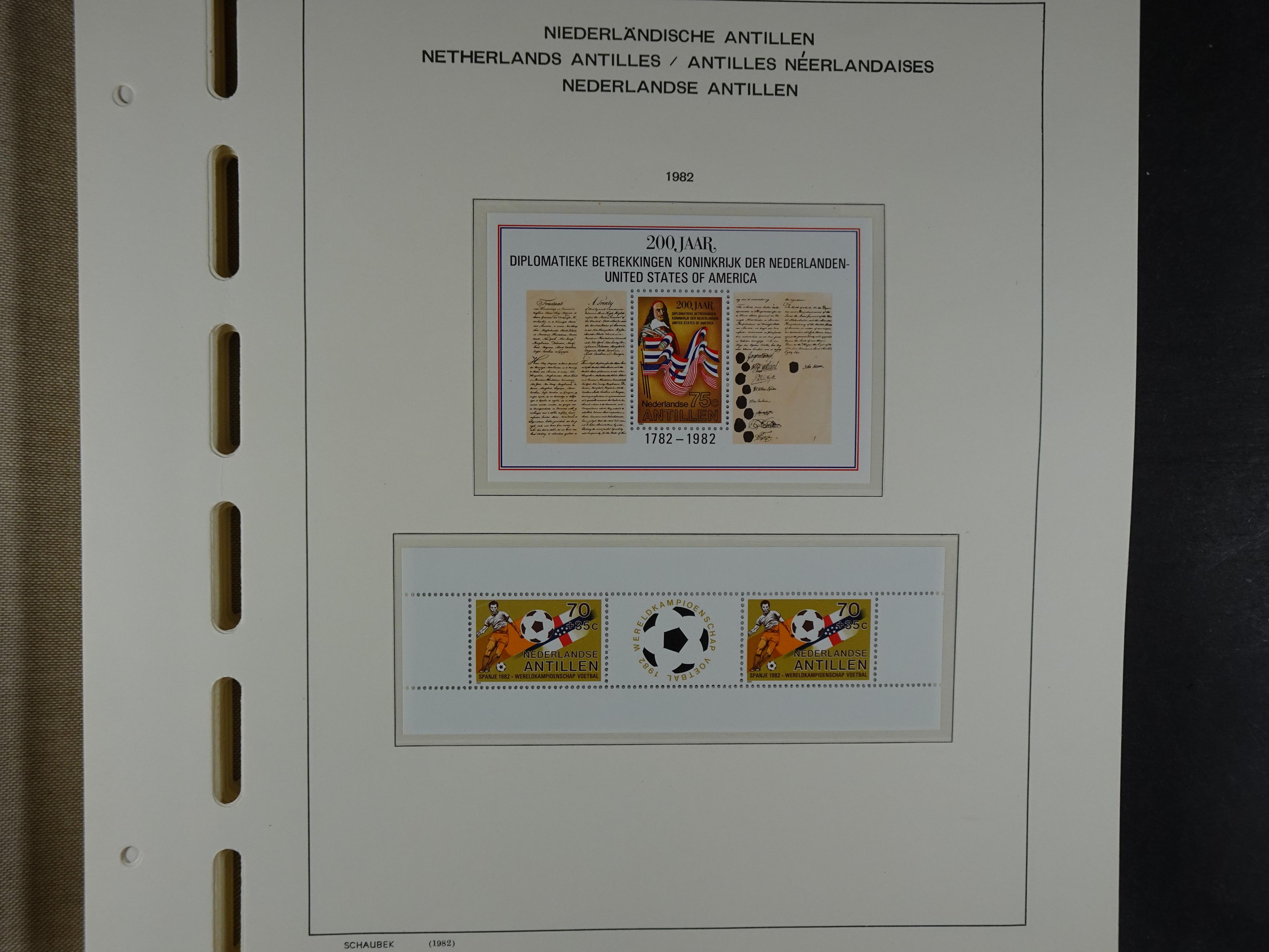 1949 - 2010 compleet postfris op ENFACE NA, deze heeft lichte plakker 177