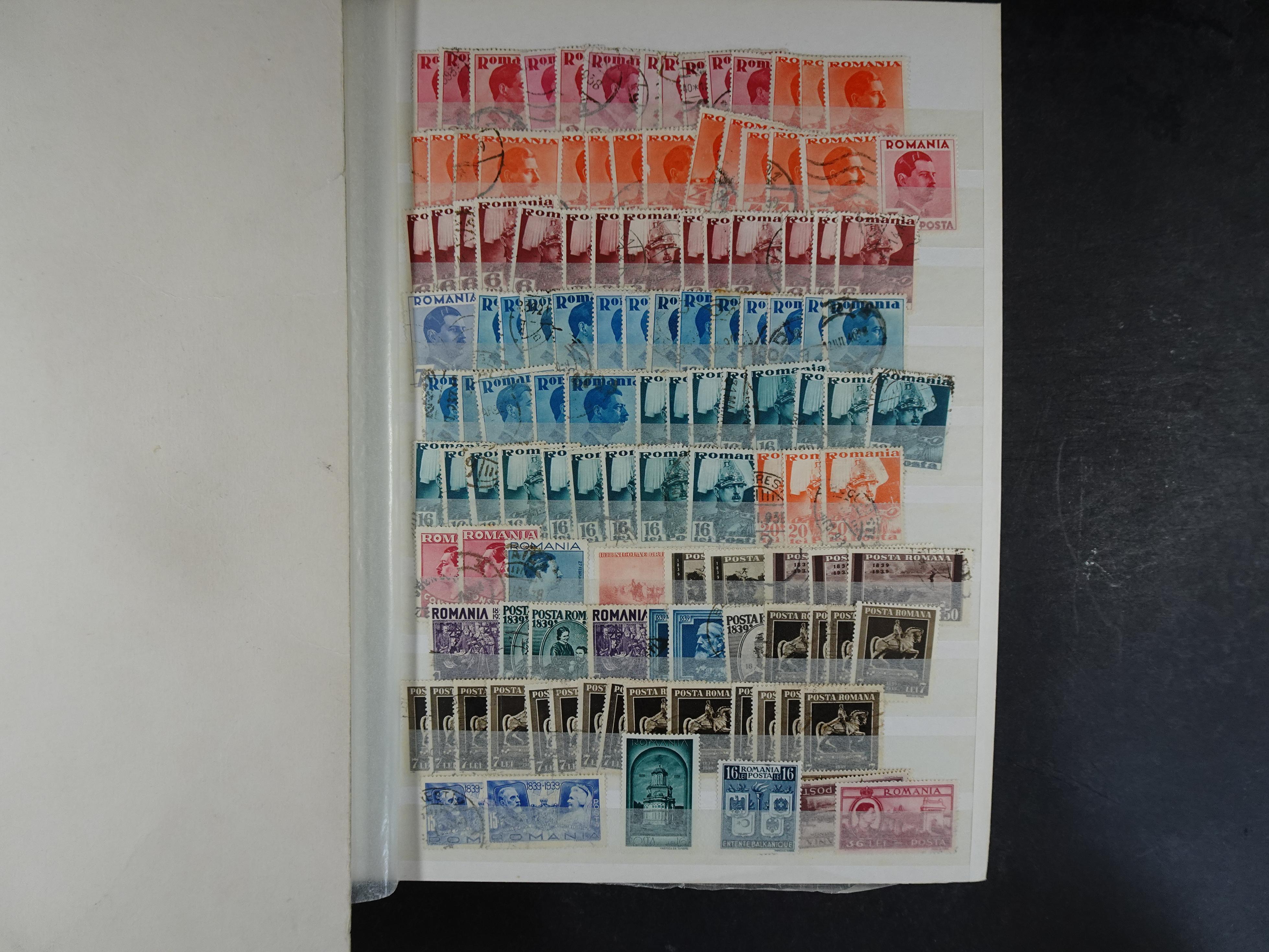 Enorme stock met veel beter materiaal. 11