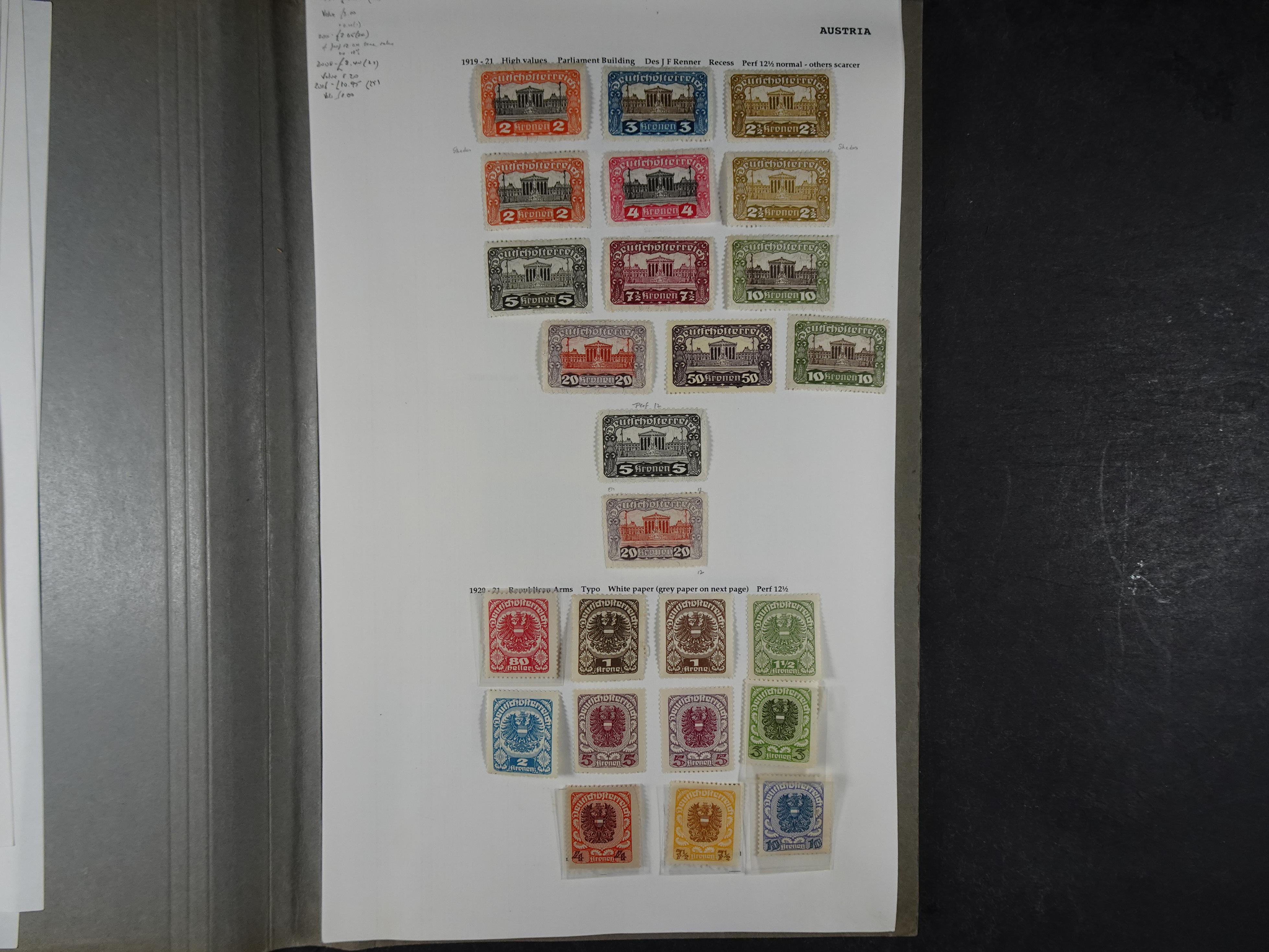 Goed complete verzameling 1850 - 1960 deels gestempeld met betere stempels.
deels 1e plakker, deels postfris. Zeer compleet.
+2 stockkaarten. 27