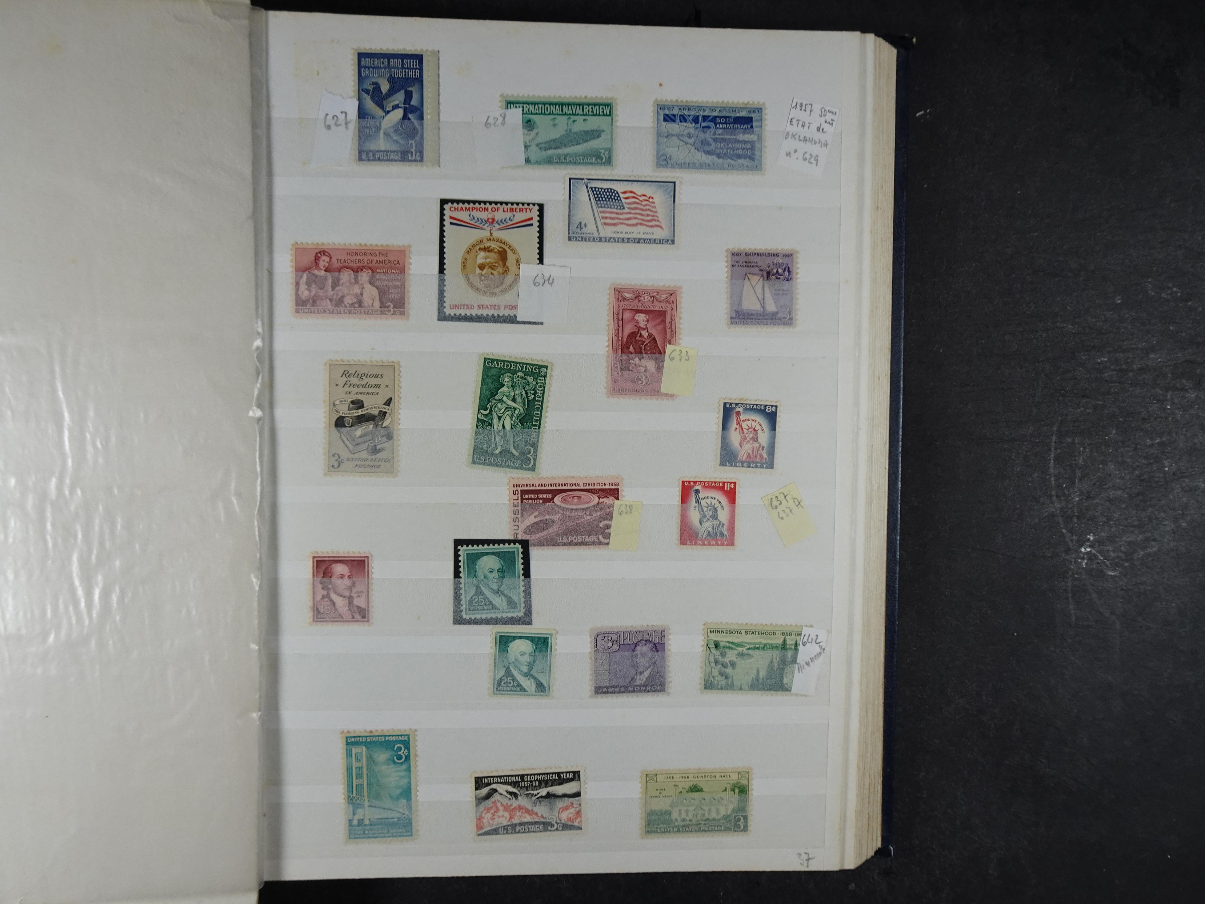 Fraai collectie, veel postfris materiaal onder andere presidenten serie. 33