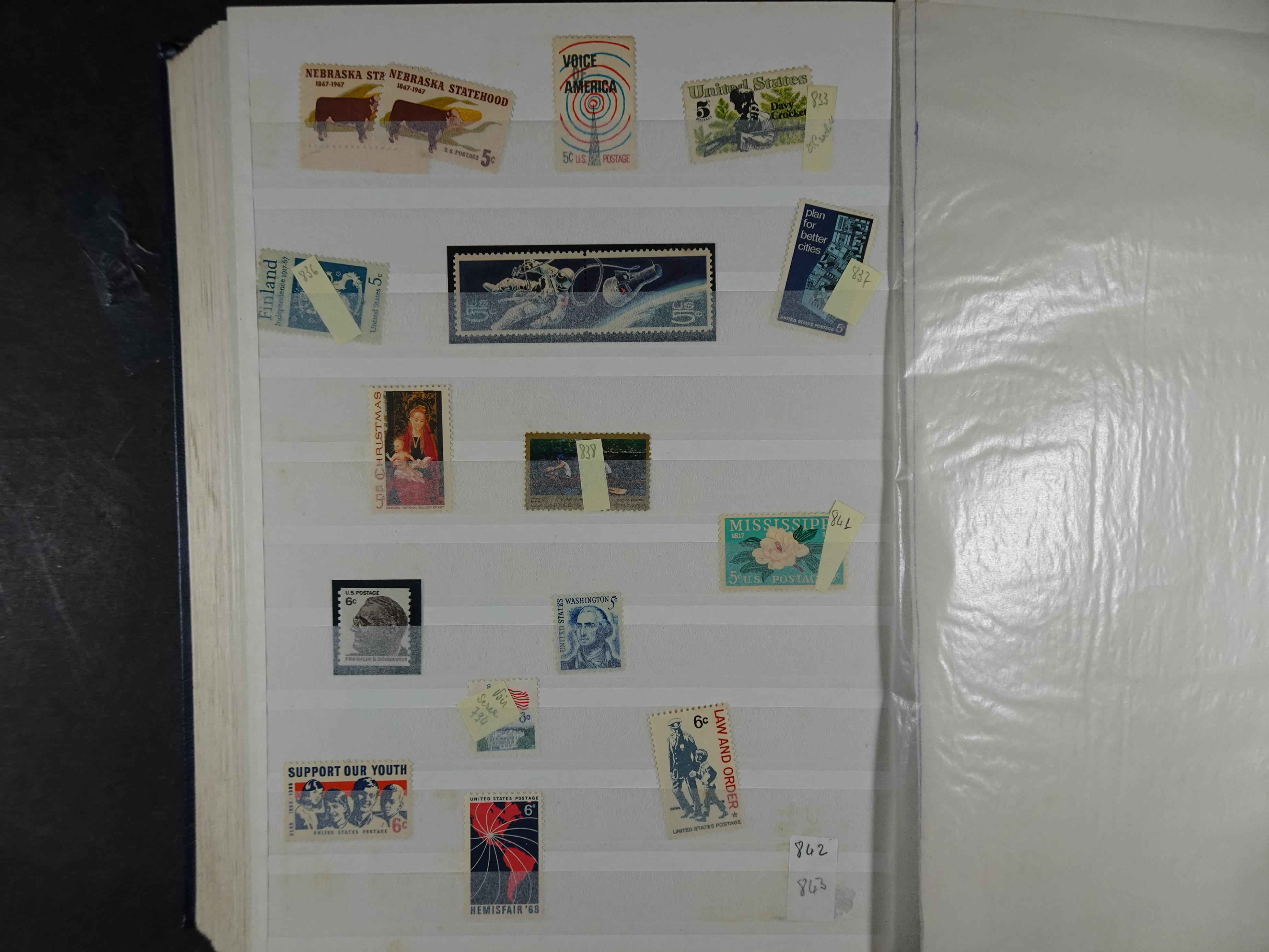 Fraai collectie, veel postfris materiaal onder andere presidenten serie. 46