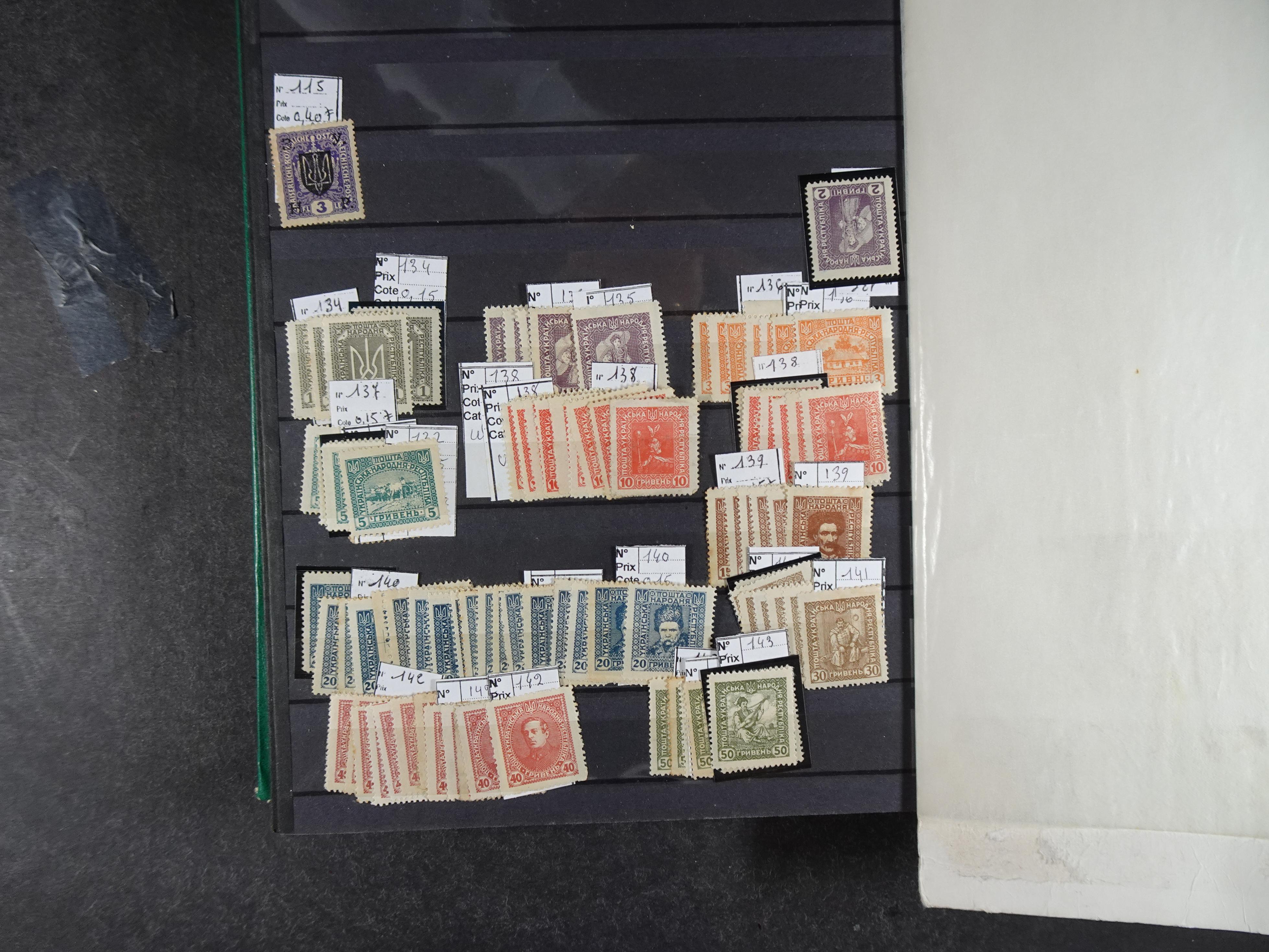 Verzameling klassiek materiaal met betere stempels daarbij Montenegro, Servië, Toeva (Niet vaak aangeboden). 50