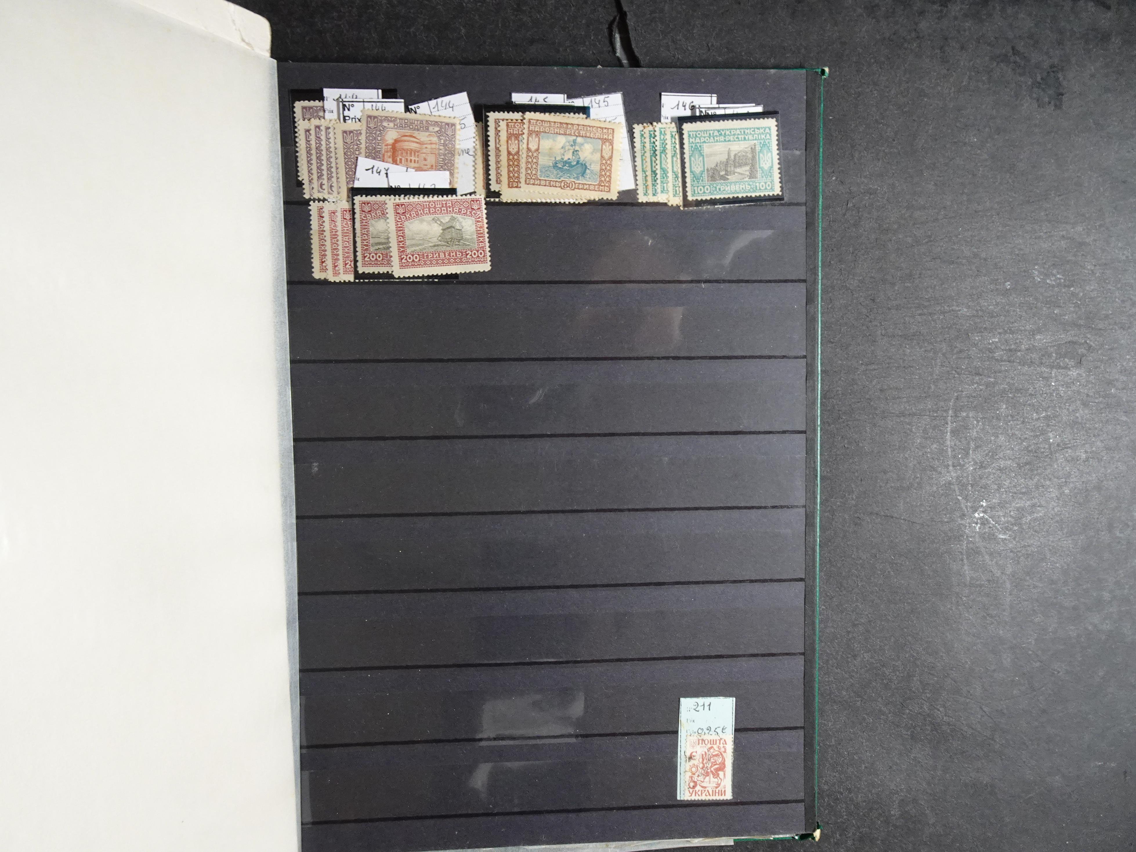 Verzameling klassiek materiaal met betere stempels daarbij Montenegro, Servië, Toeva (Niet vaak aangeboden). 51