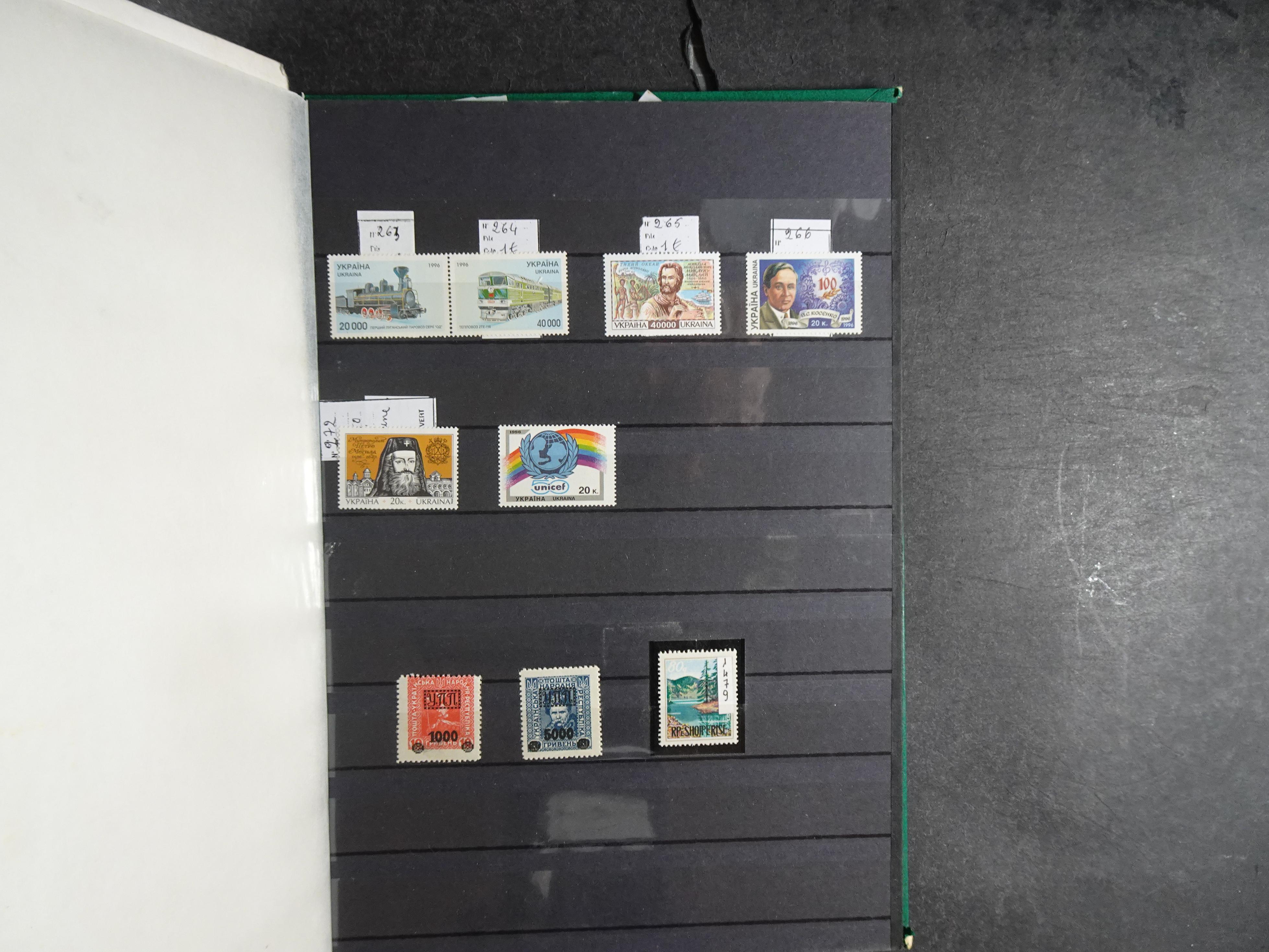 Verzameling klassiek materiaal met betere stempels daarbij Montenegro, Servië, Toeva (Niet vaak aangeboden). 53