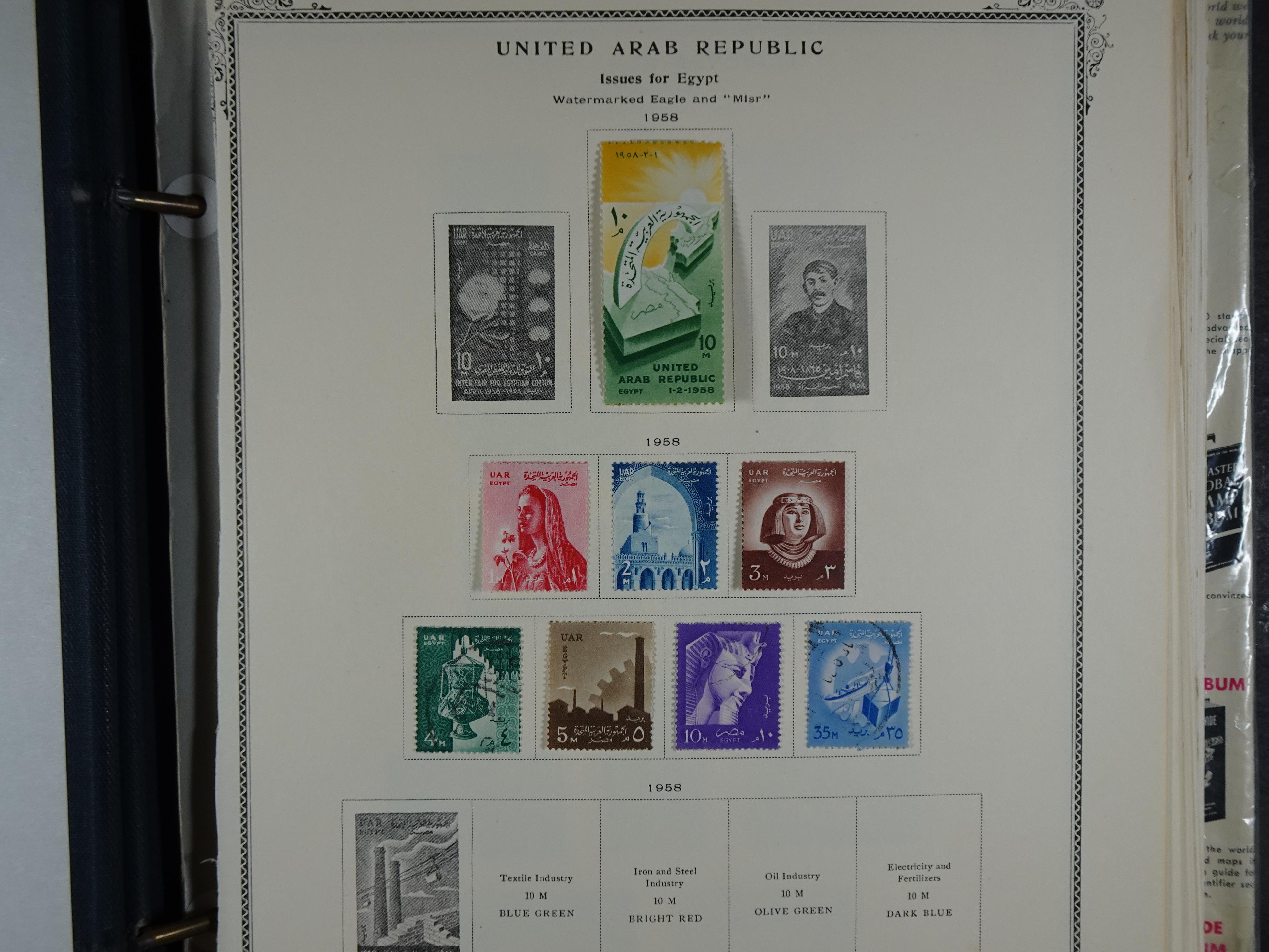 Redelijk compleet verzameling  zonder veel bijzonderdelen.
Veel 1e plakker.