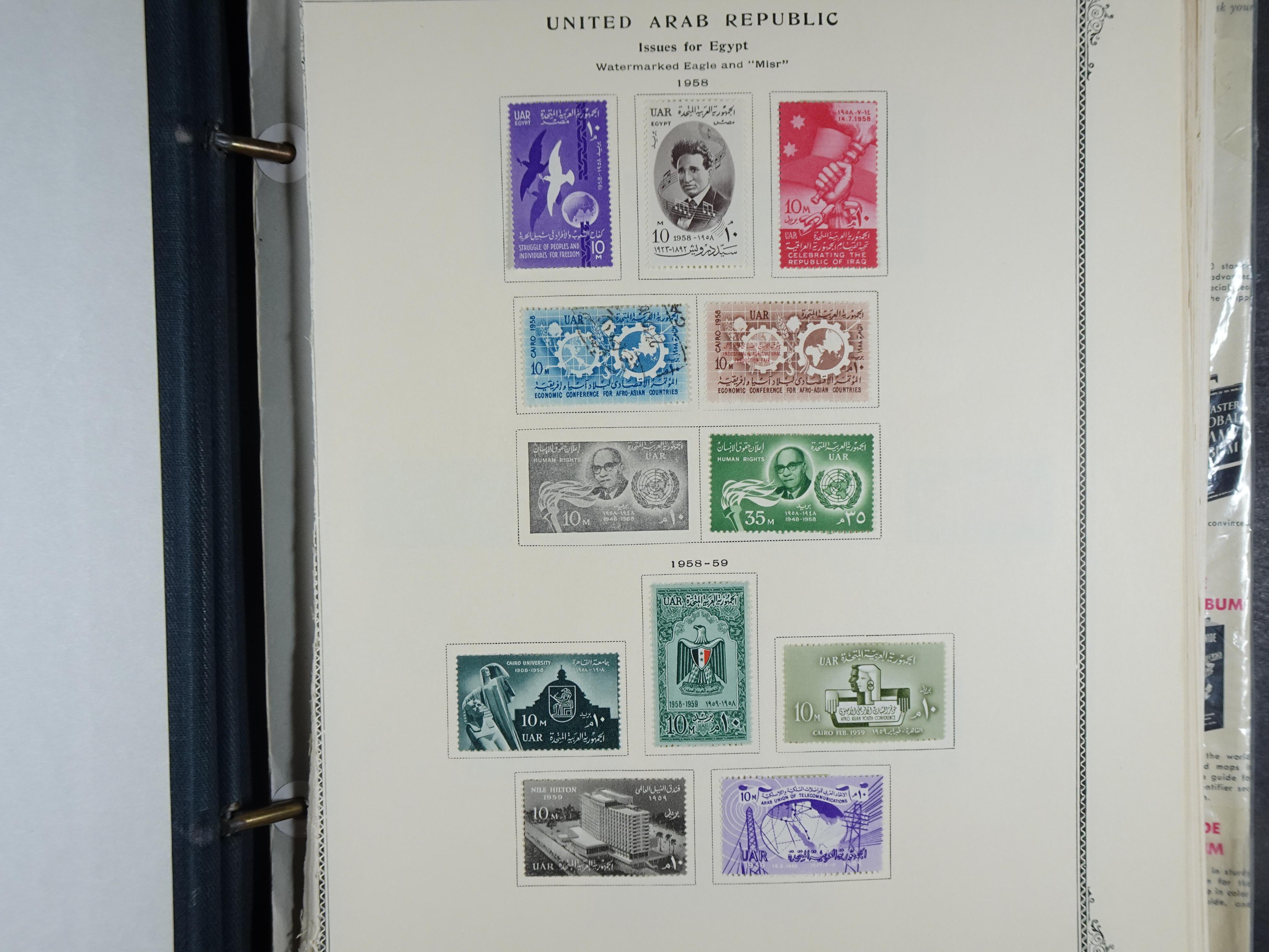 Redelijk compleet verzameling  zonder veel bijzonderdelen.
Veel 1e plakker. 2