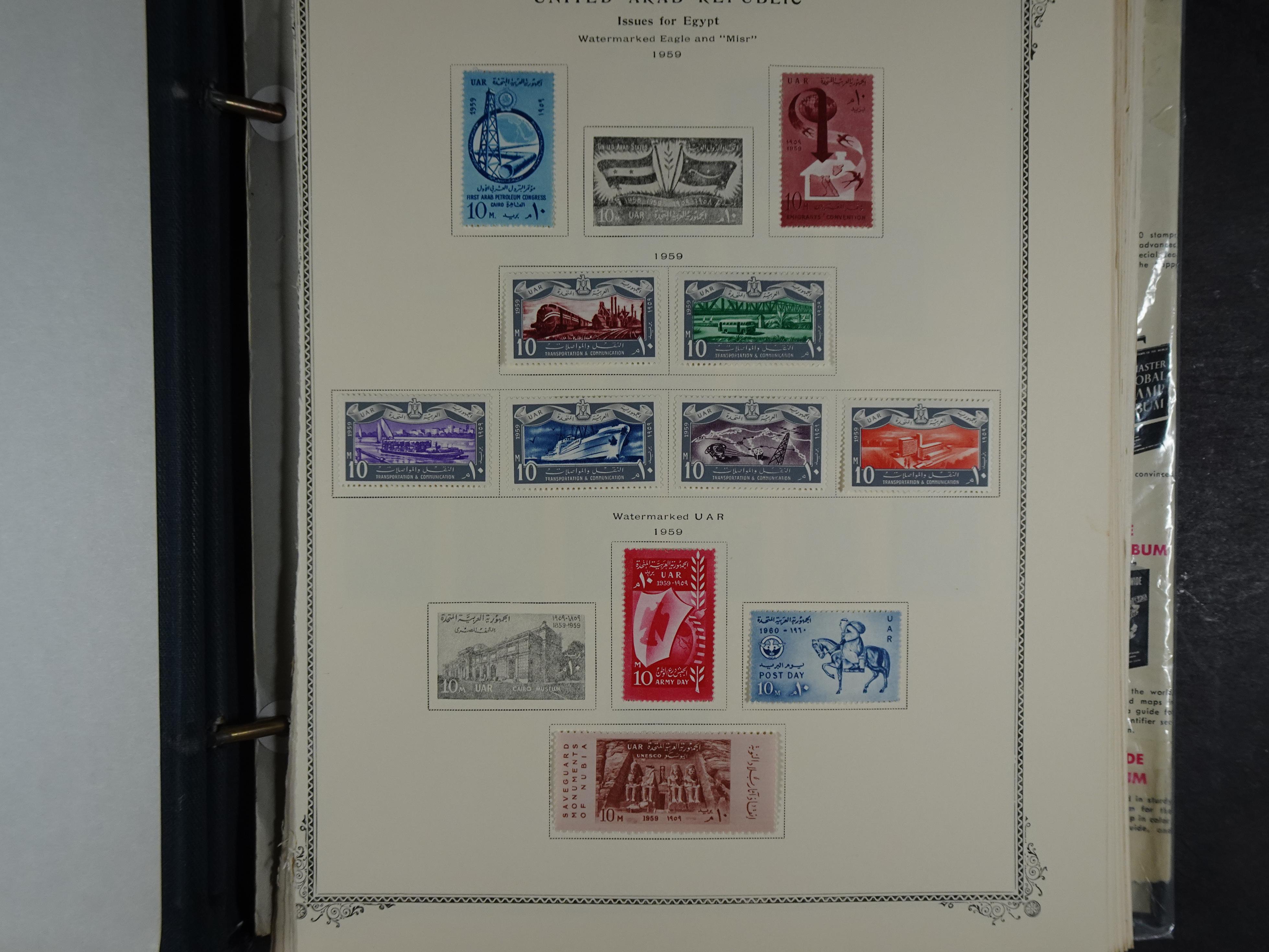 Redelijk compleet verzameling  zonder veel bijzonderdelen.
Veel 1e plakker. 3