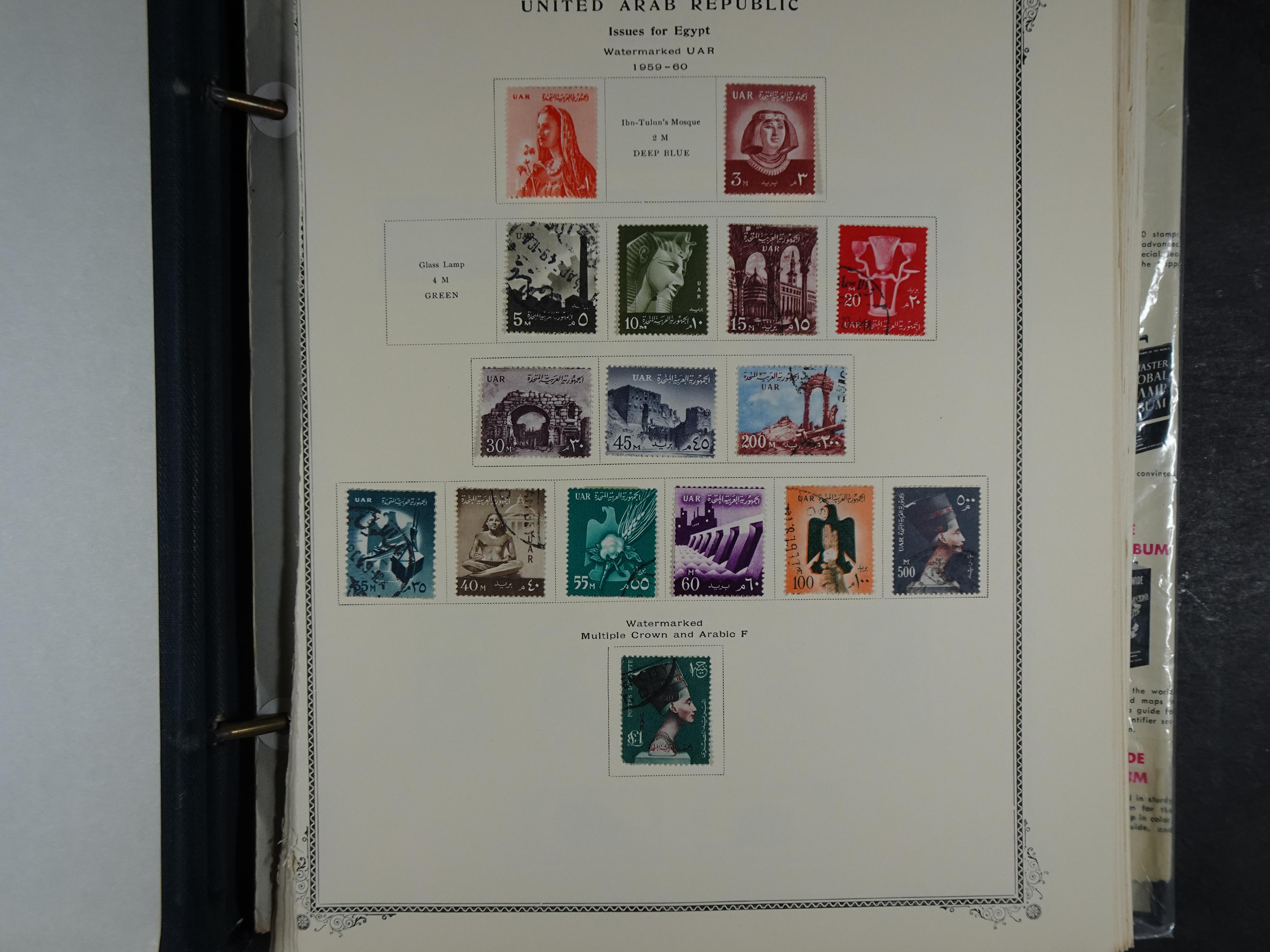 Redelijk compleet verzameling  zonder veel bijzonderdelen.
Veel 1e plakker. 4