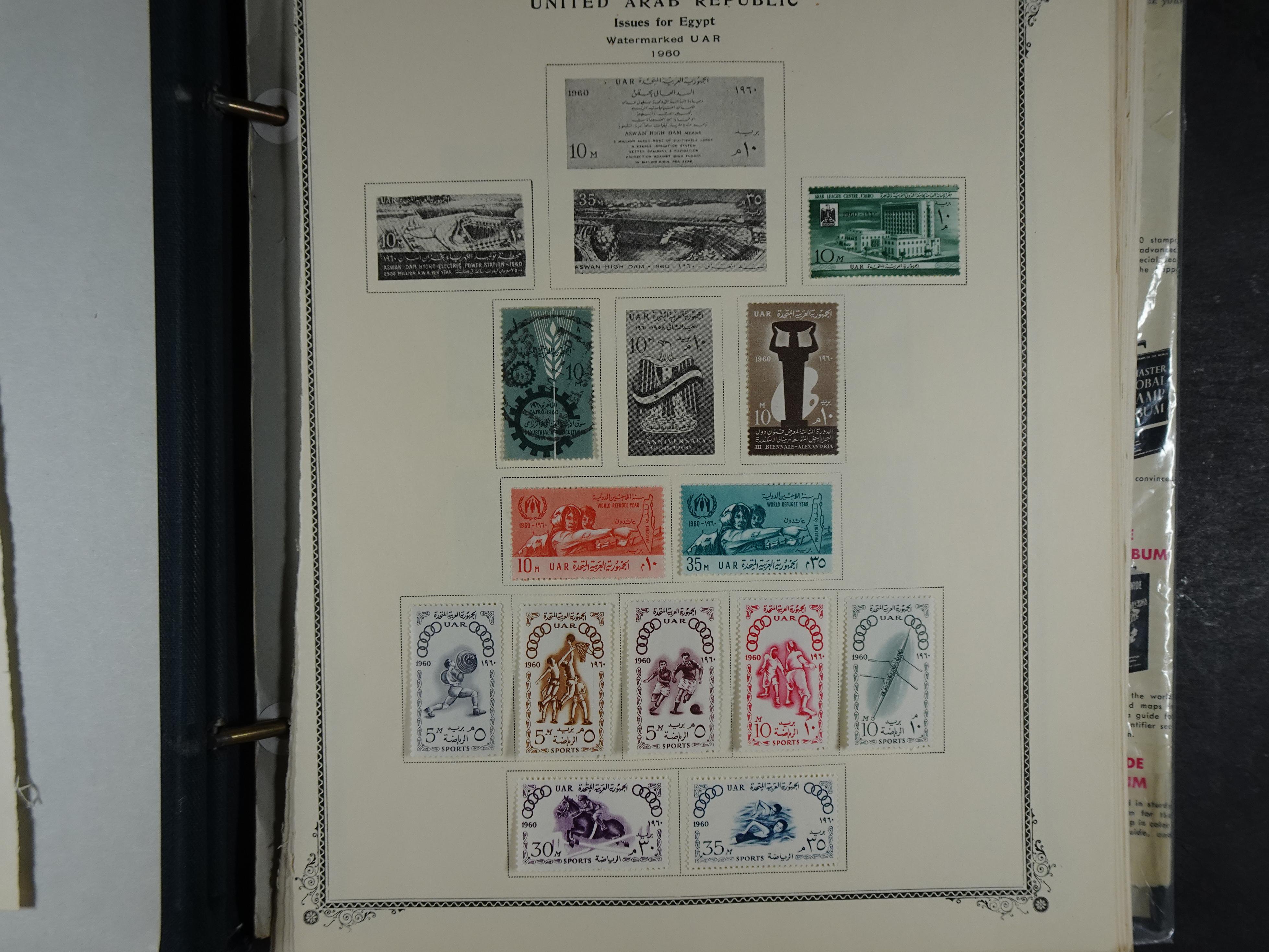 Redelijk compleet verzameling  zonder veel bijzonderdelen.
Veel 1e plakker. 5