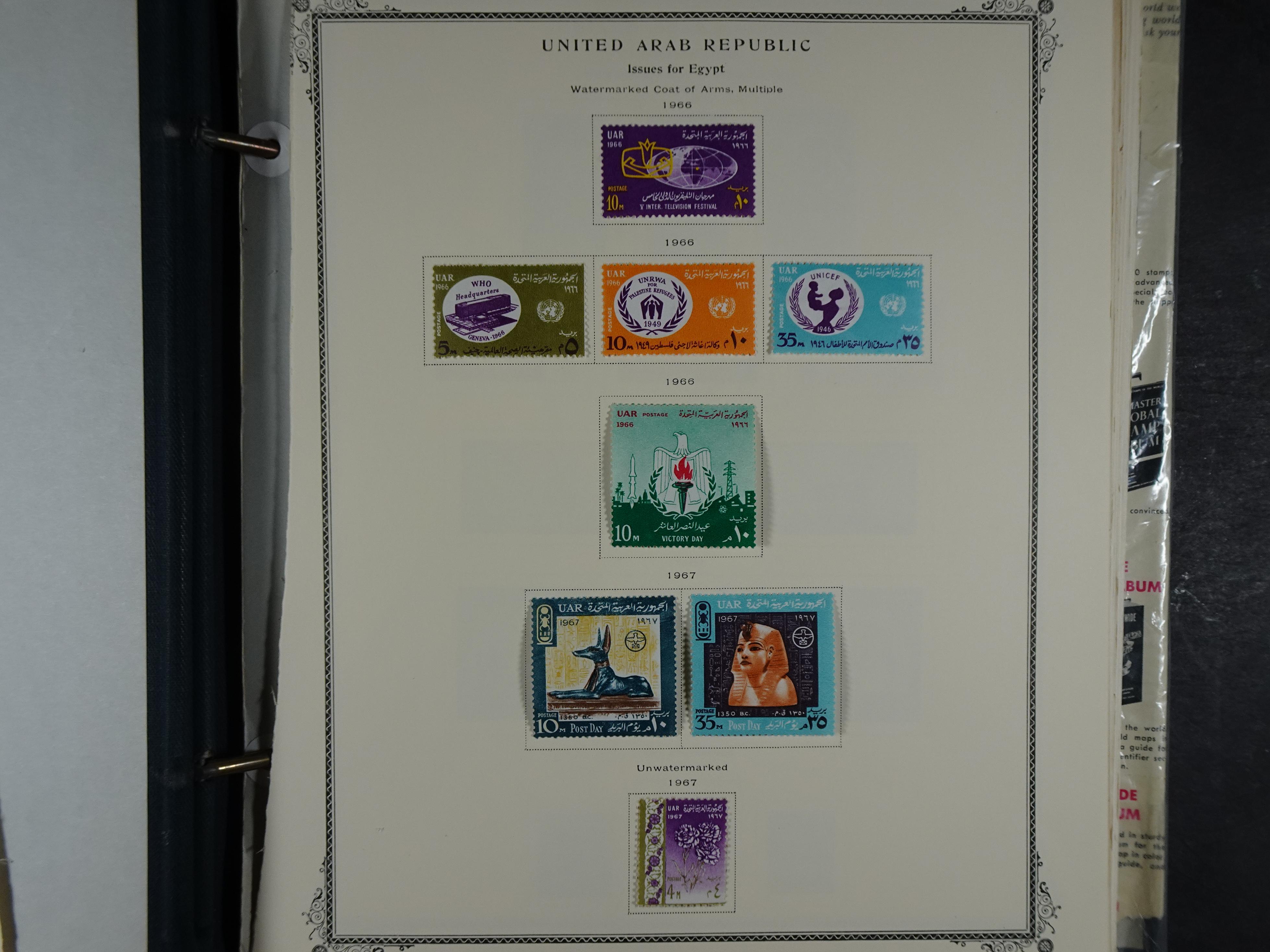 Redelijk compleet verzameling  zonder veel bijzonderdelen.
Veel 1e plakker. 10