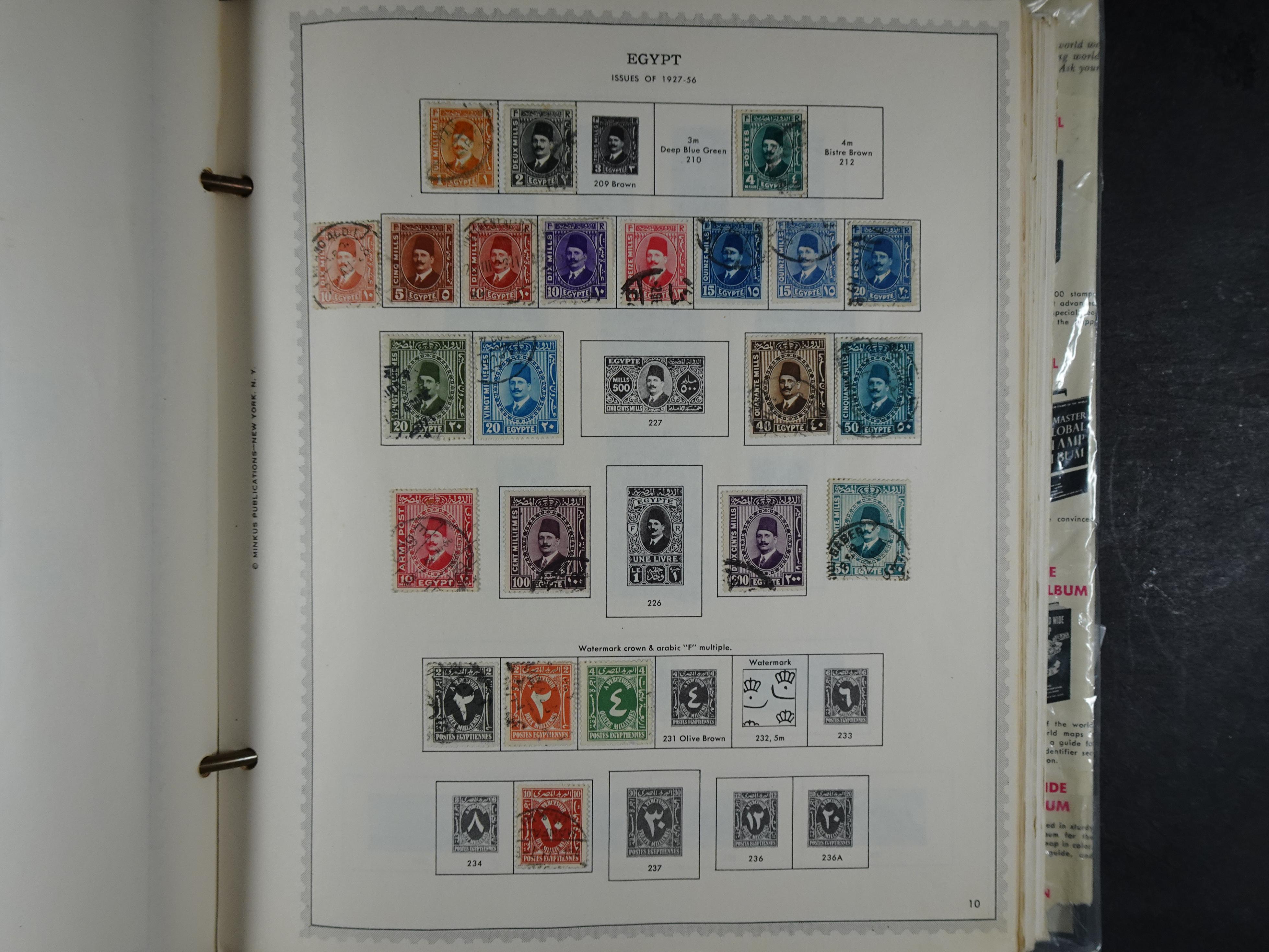 Redelijk compleet verzameling  zonder veel bijzonderdelen.
Veel 1e plakker. 22