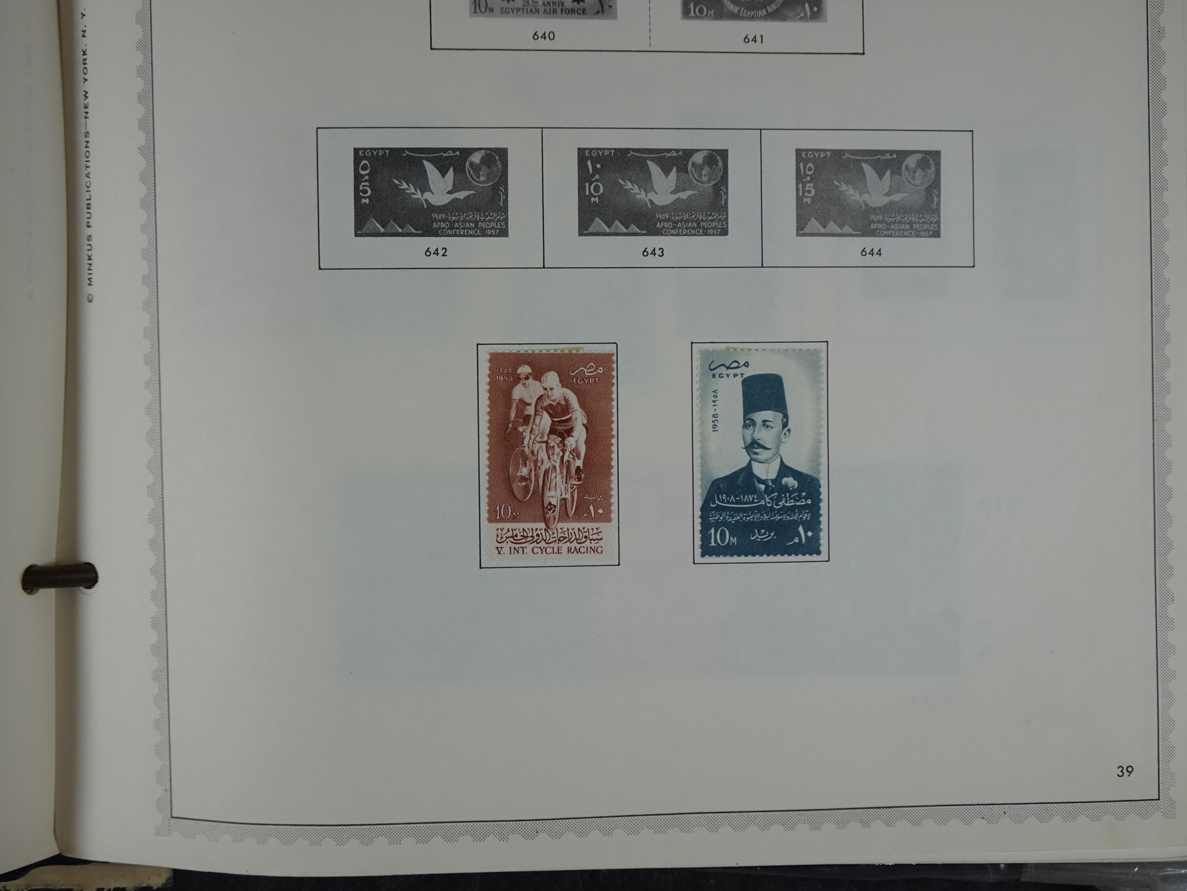 Redelijk compleet verzameling  zonder veel bijzonderdelen.
Veel 1e plakker. 40