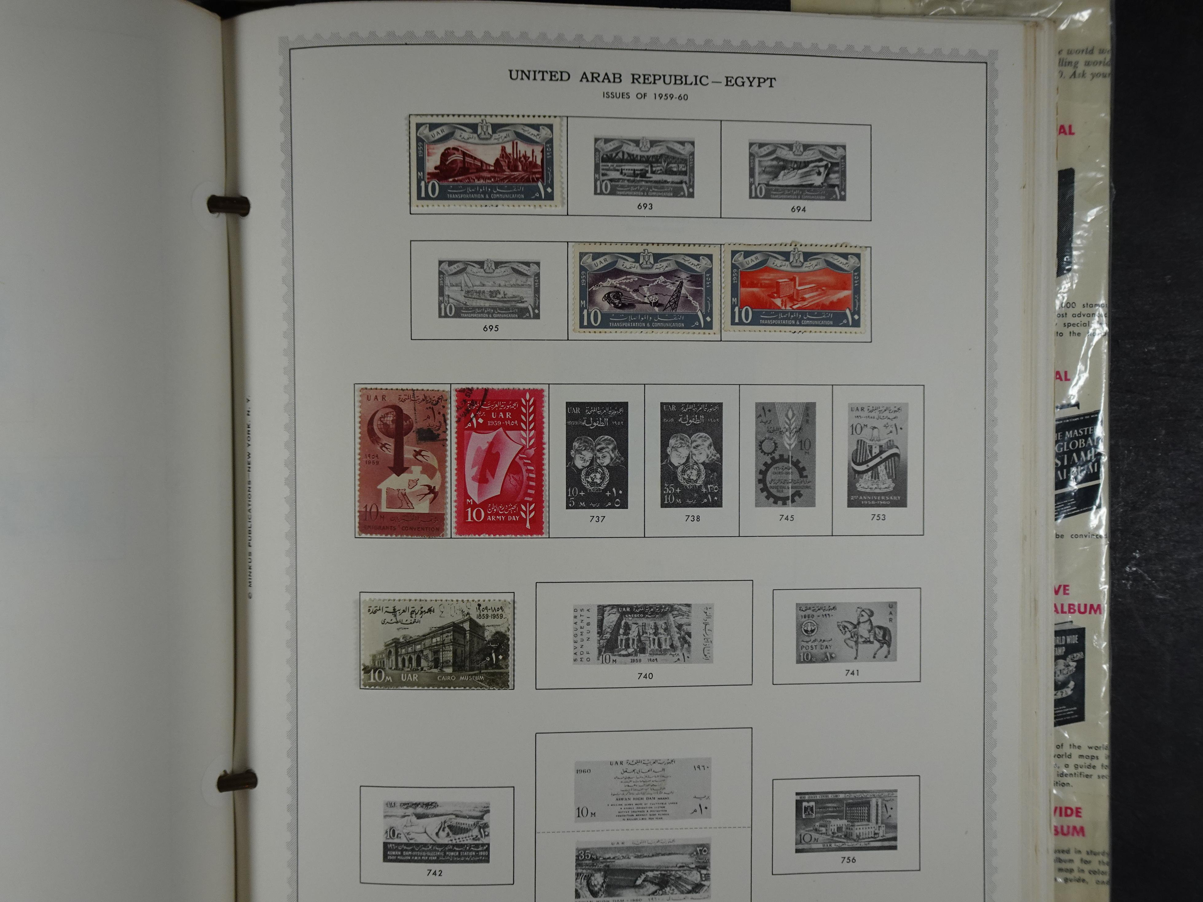 Redelijk compleet verzameling  zonder veel bijzonderdelen.
Veel 1e plakker. 47