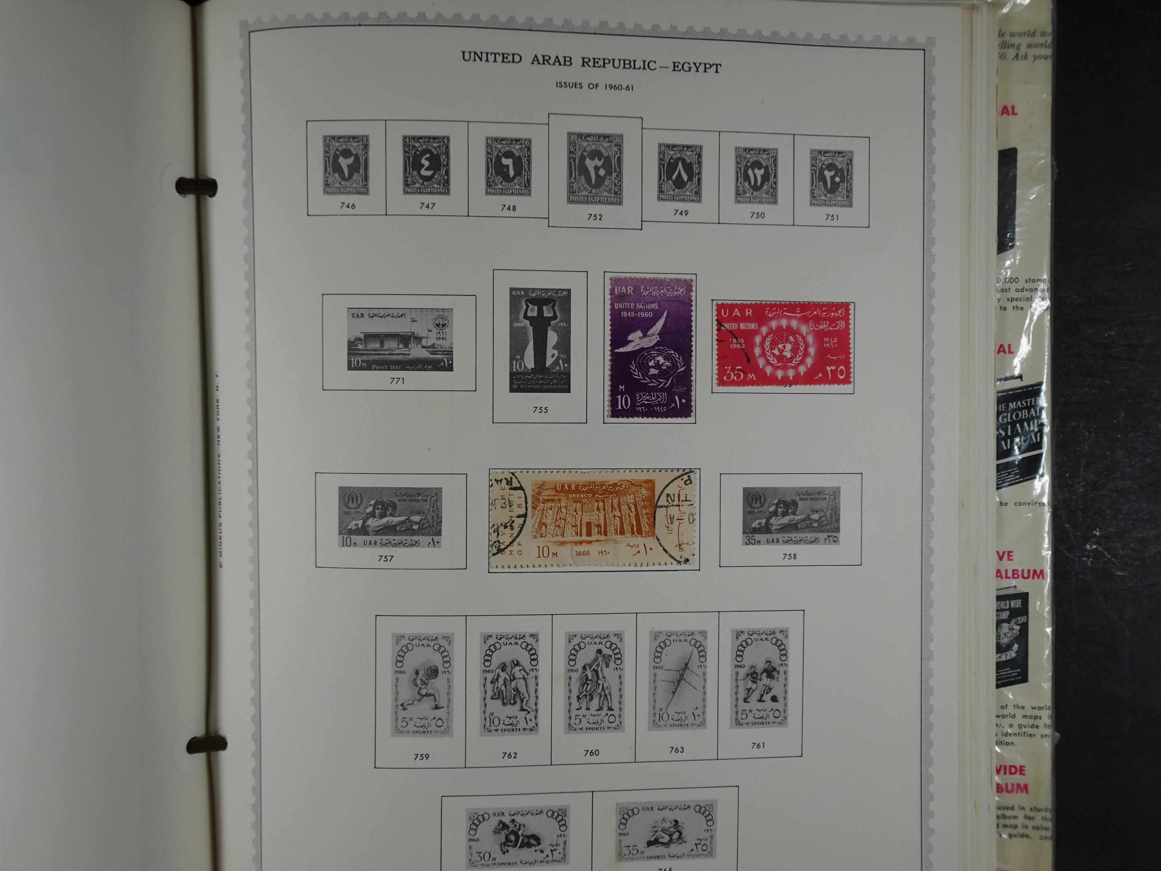 Redelijk compleet verzameling  zonder veel bijzonderdelen.
Veel 1e plakker. 48