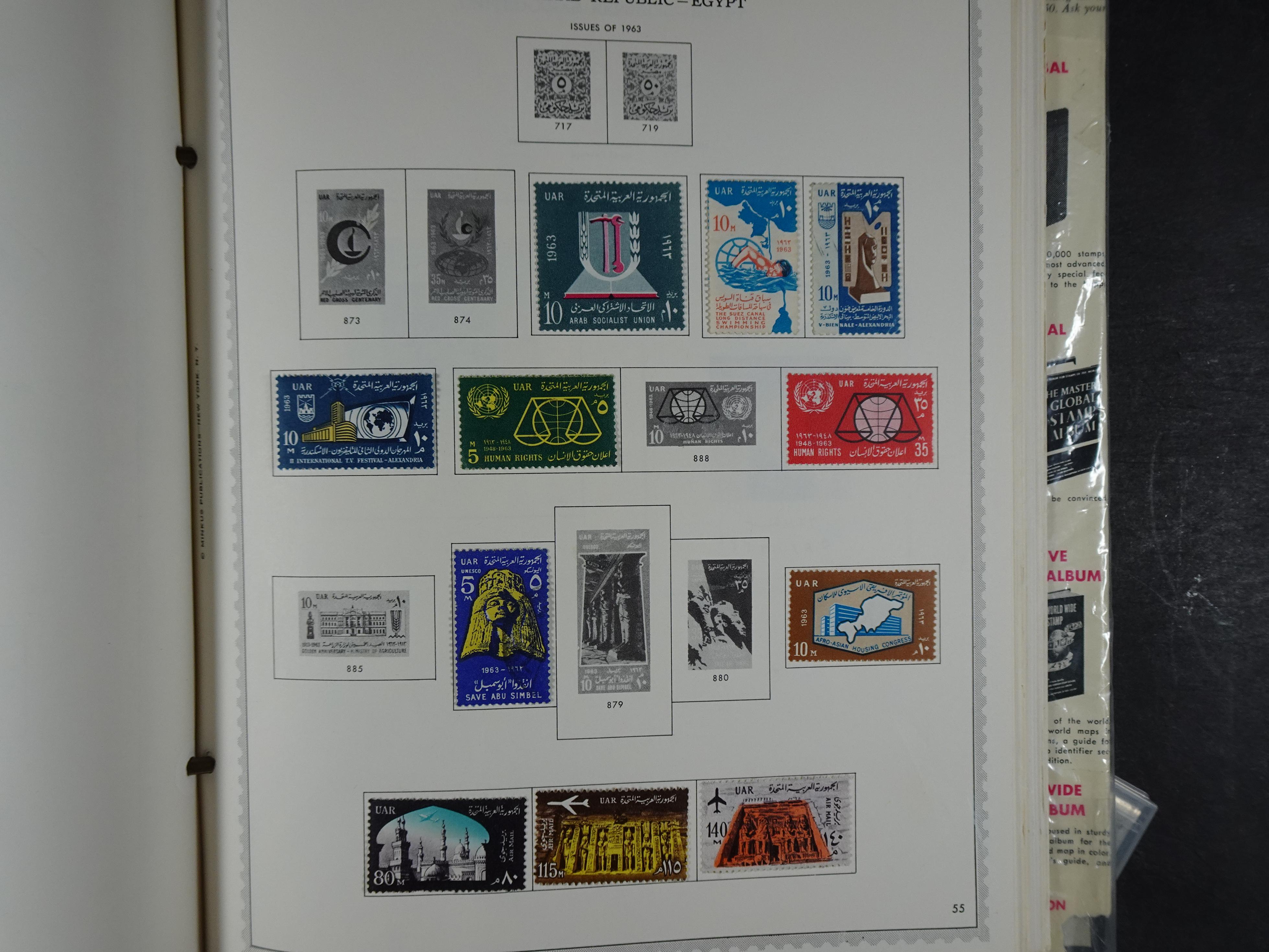 Redelijk compleet verzameling  zonder veel bijzonderdelen.
Veel 1e plakker. 55