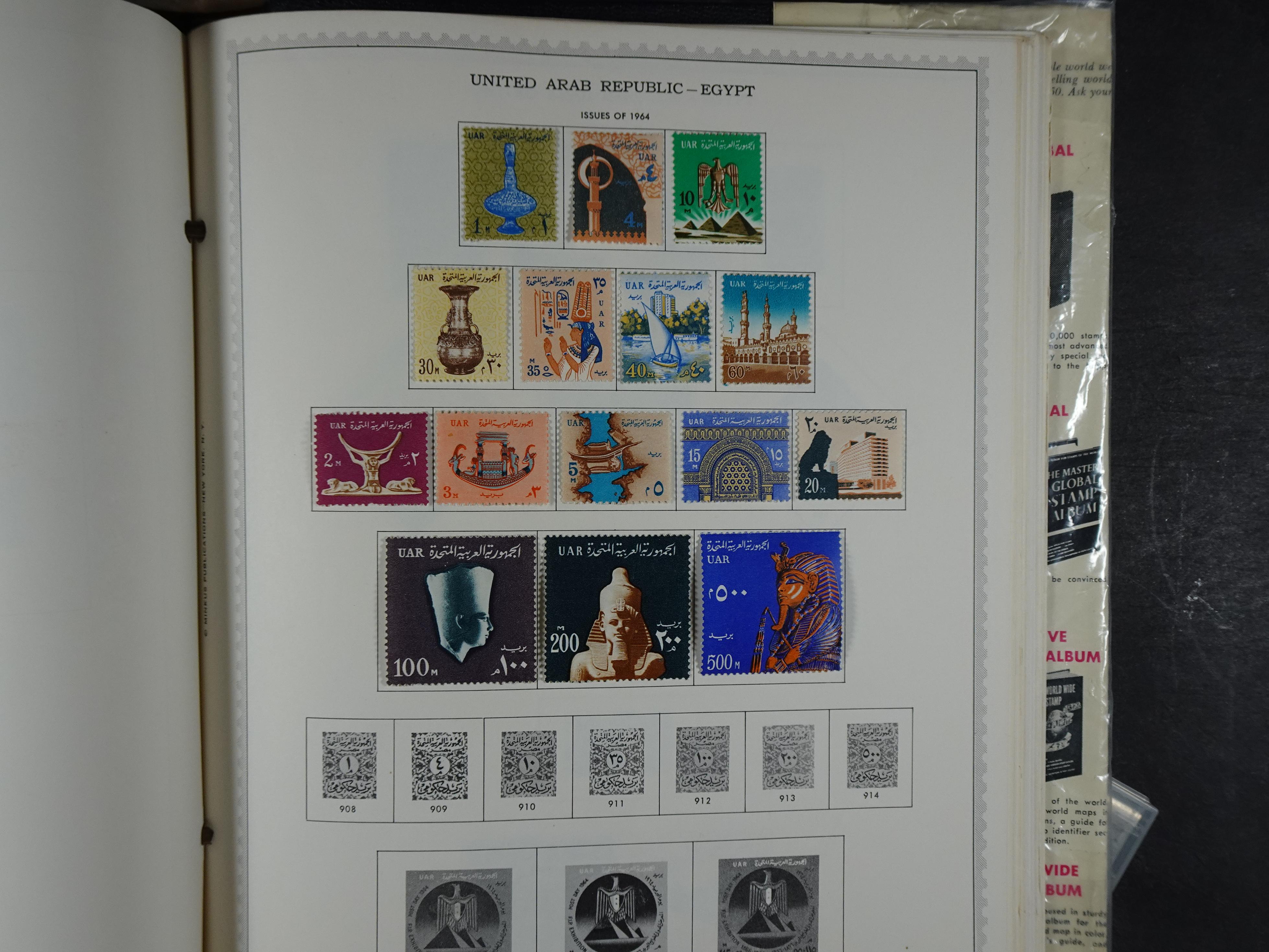 Redelijk compleet verzameling  zonder veel bijzonderdelen.
Veel 1e plakker. 57