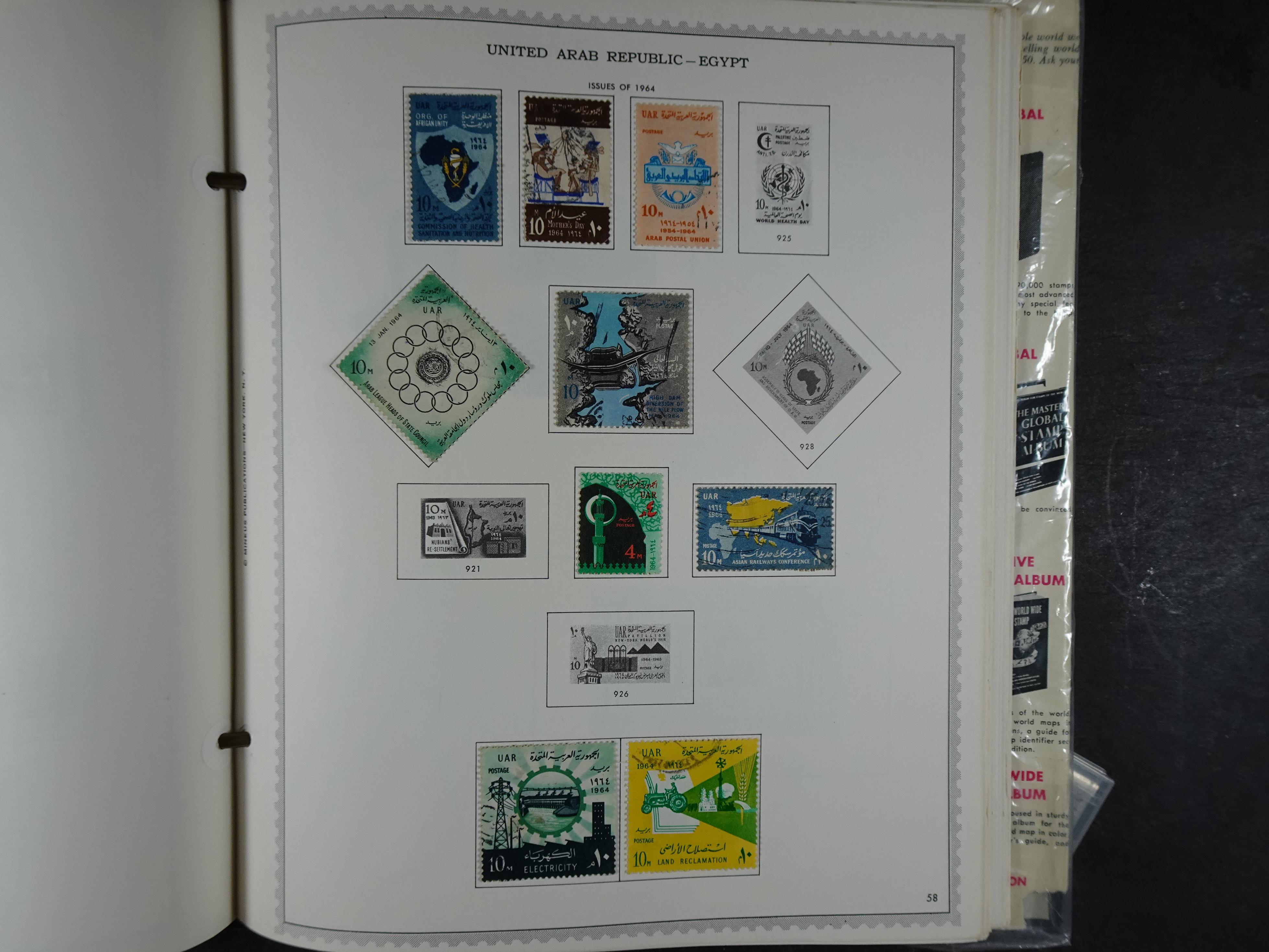 Redelijk compleet verzameling  zonder veel bijzonderdelen.
Veel 1e plakker. 58