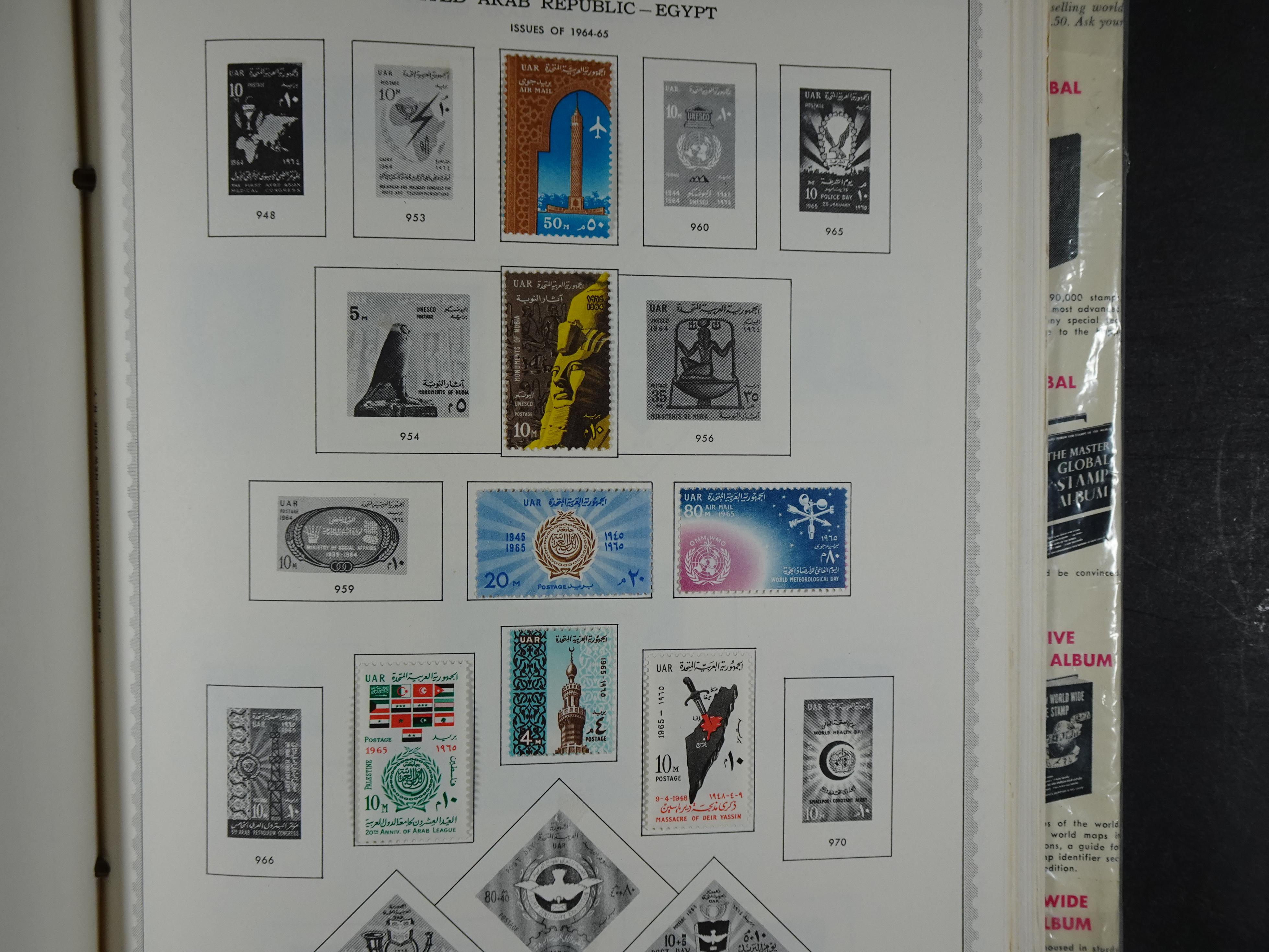 Redelijk compleet verzameling  zonder veel bijzonderdelen.
Veel 1e plakker. 61