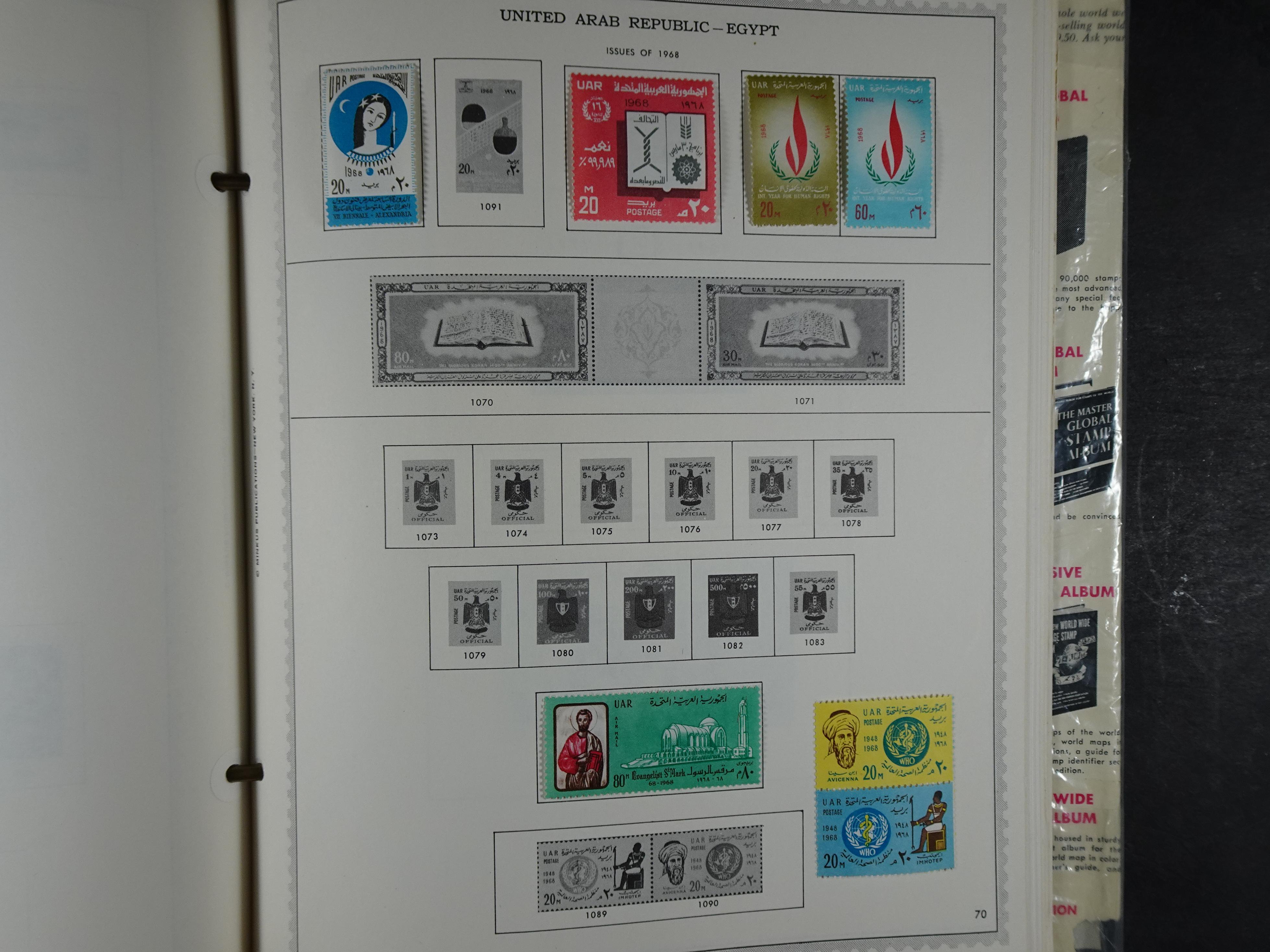 Redelijk compleet verzameling  zonder veel bijzonderdelen.
Veel 1e plakker. 69