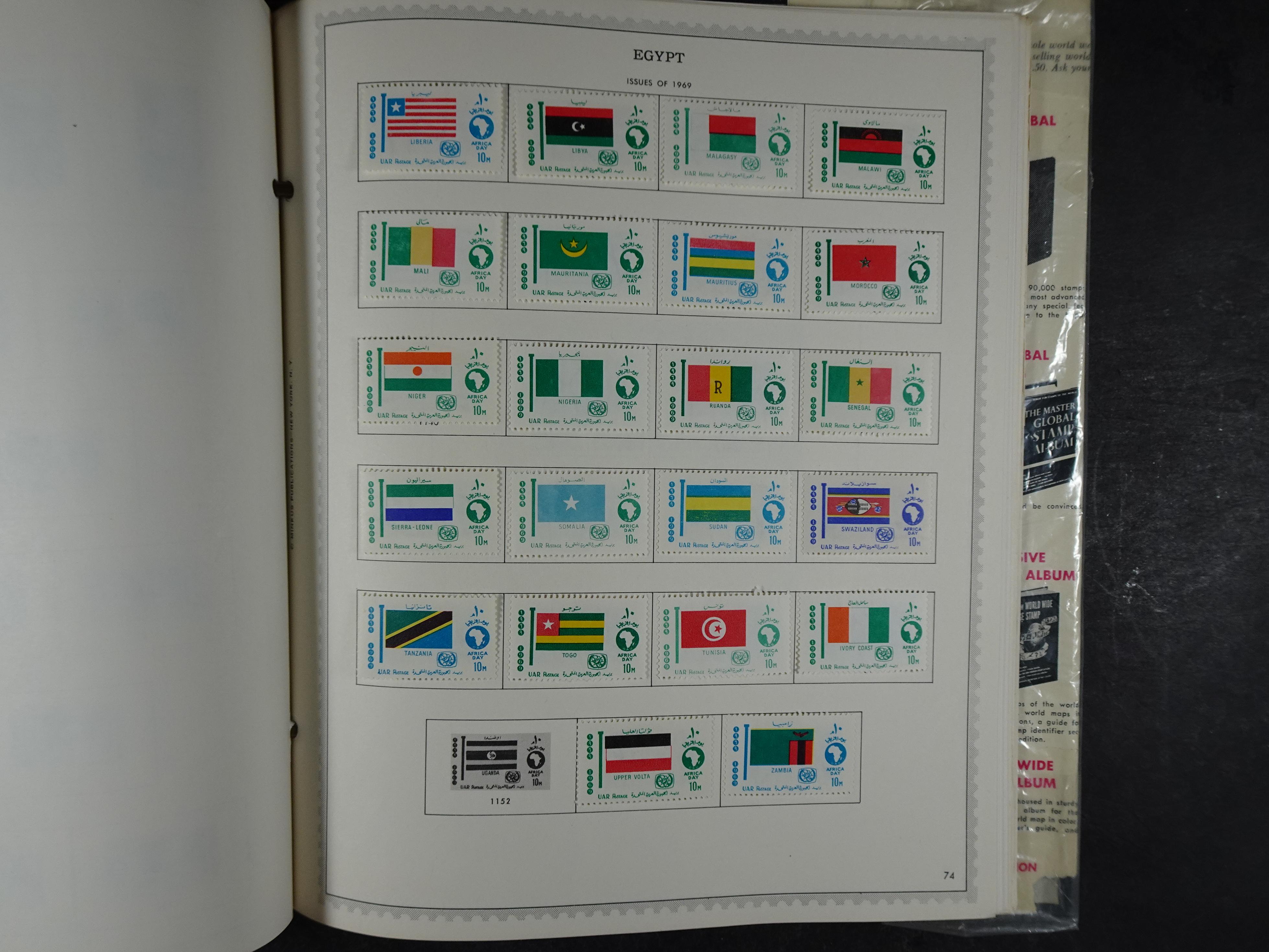 Redelijk compleet verzameling  zonder veel bijzonderdelen.
Veel 1e plakker. 73