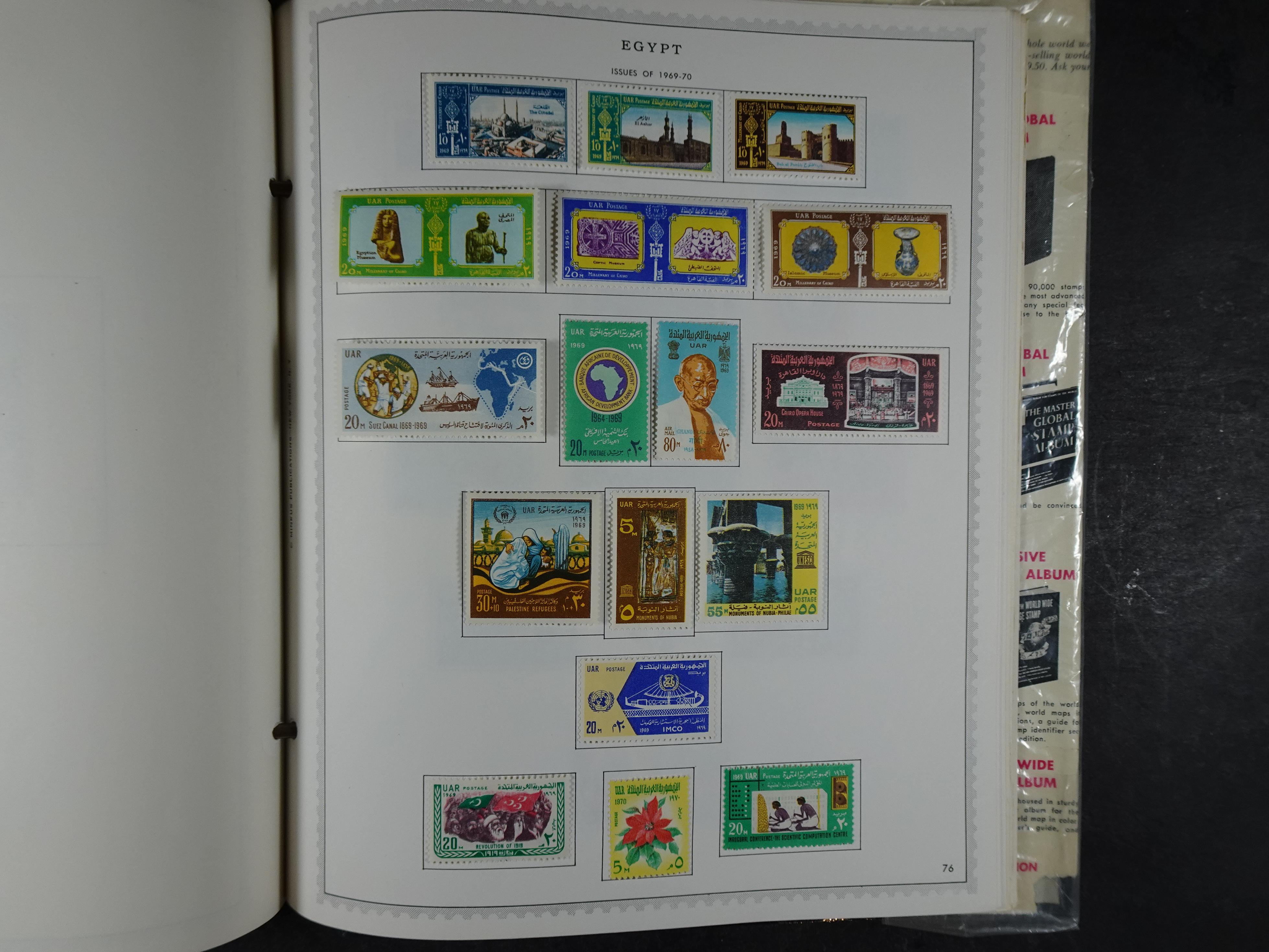 Redelijk compleet verzameling  zonder veel bijzonderdelen.
Veel 1e plakker. 74