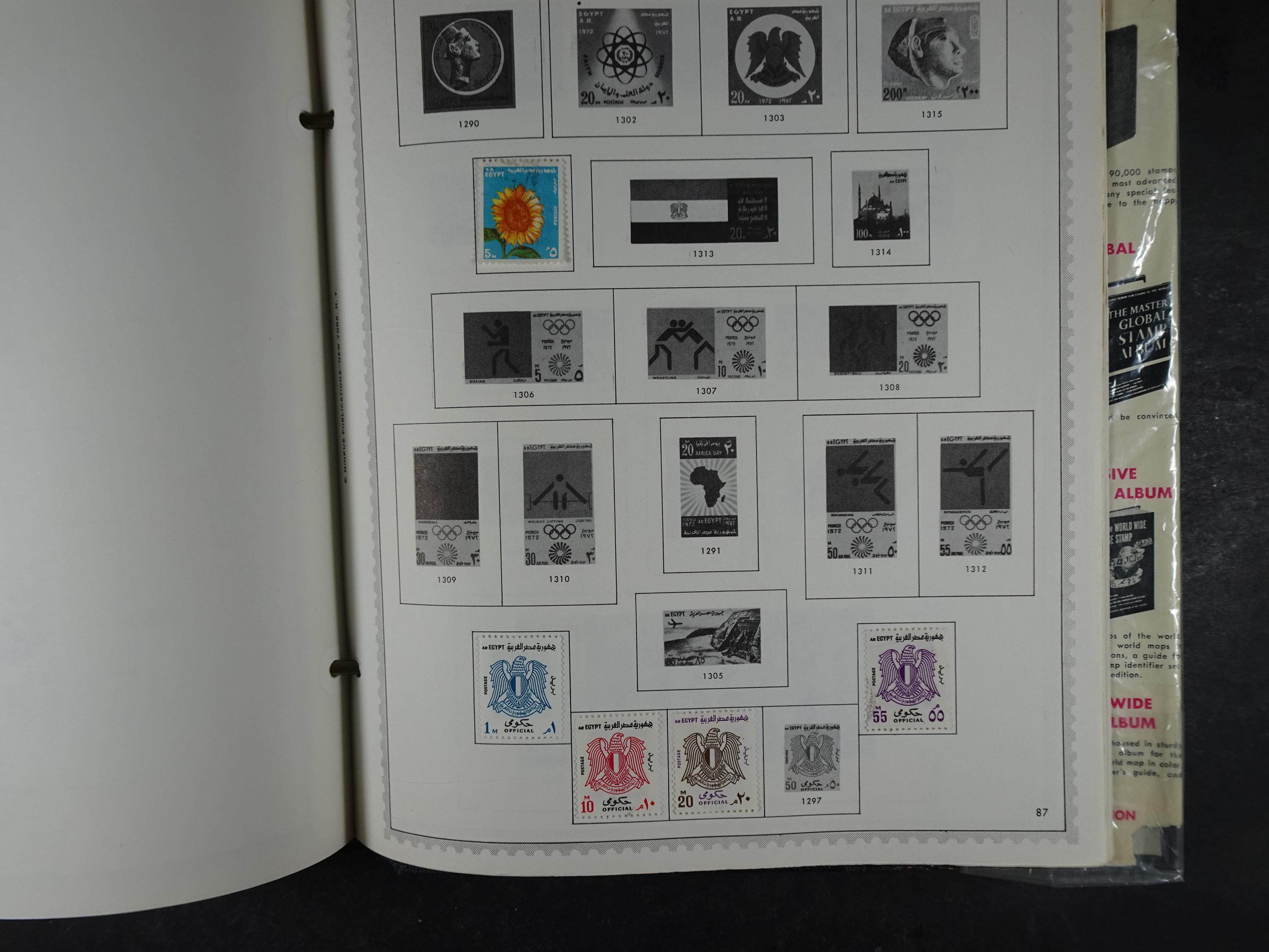 Redelijk compleet verzameling  zonder veel bijzonderdelen.
Veel 1e plakker. 83