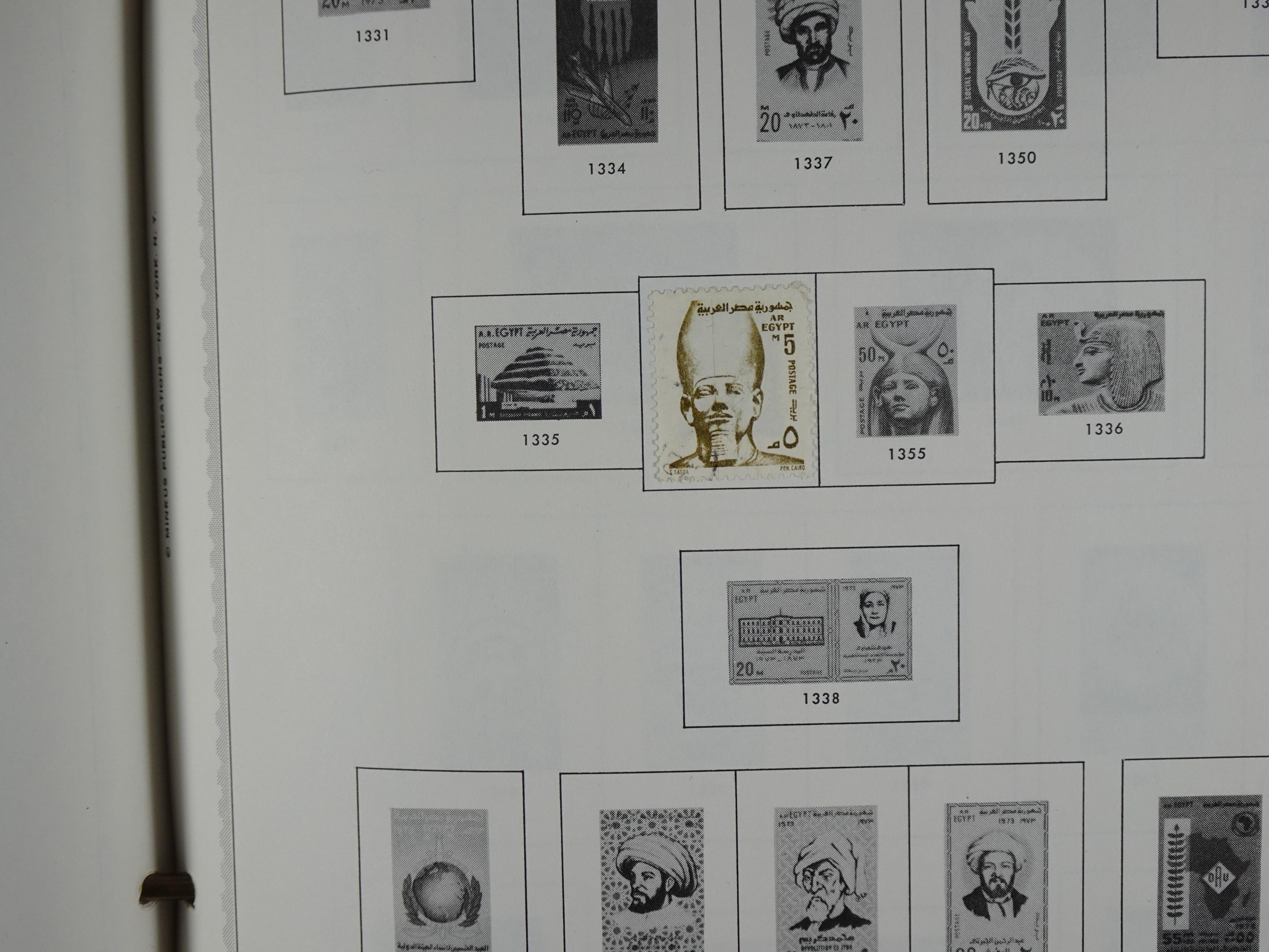 Redelijk compleet verzameling  zonder veel bijzonderdelen.
Veel 1e plakker. 85