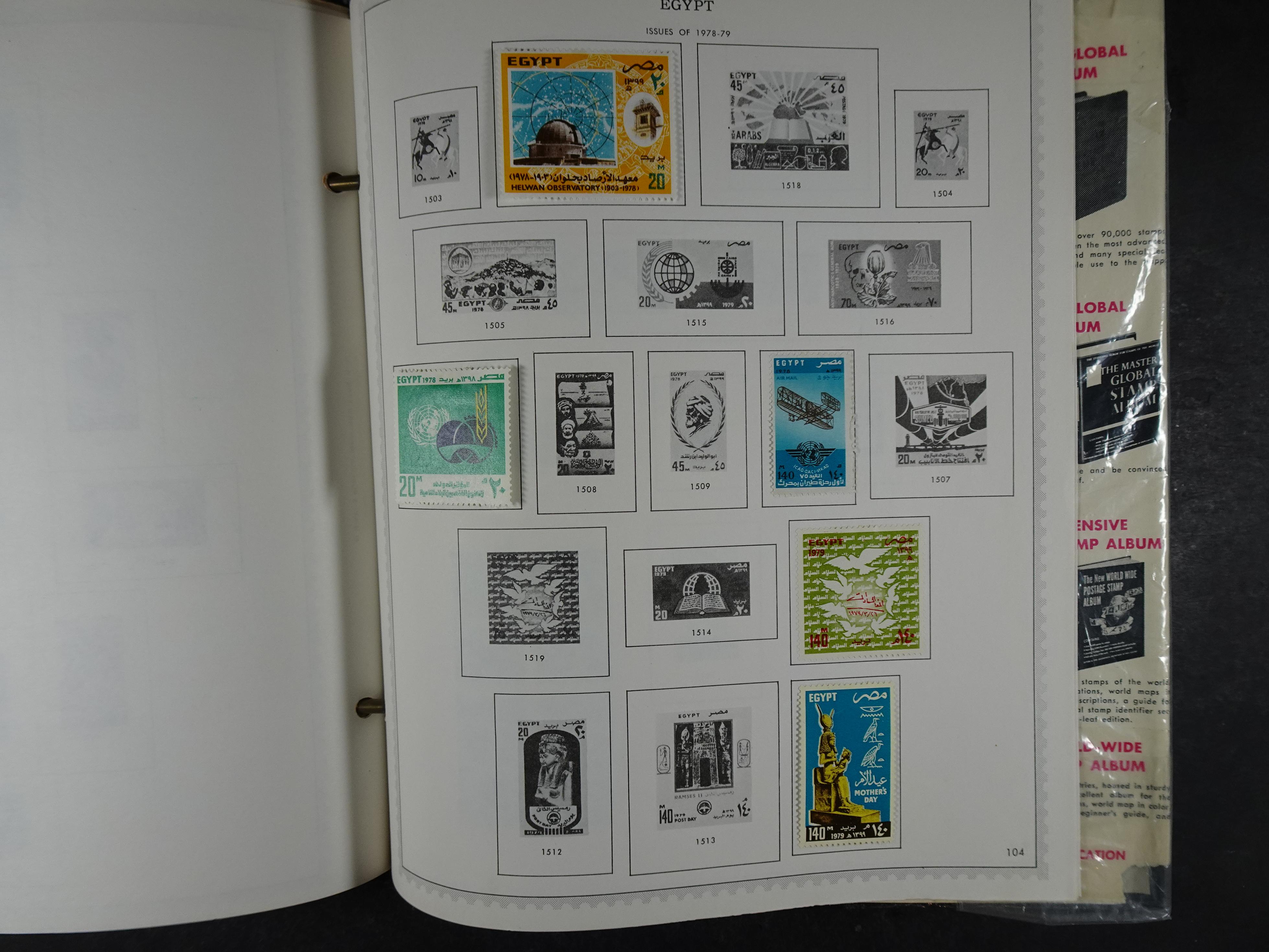 Redelijk compleet verzameling  zonder veel bijzonderdelen.
Veel 1e plakker. 88