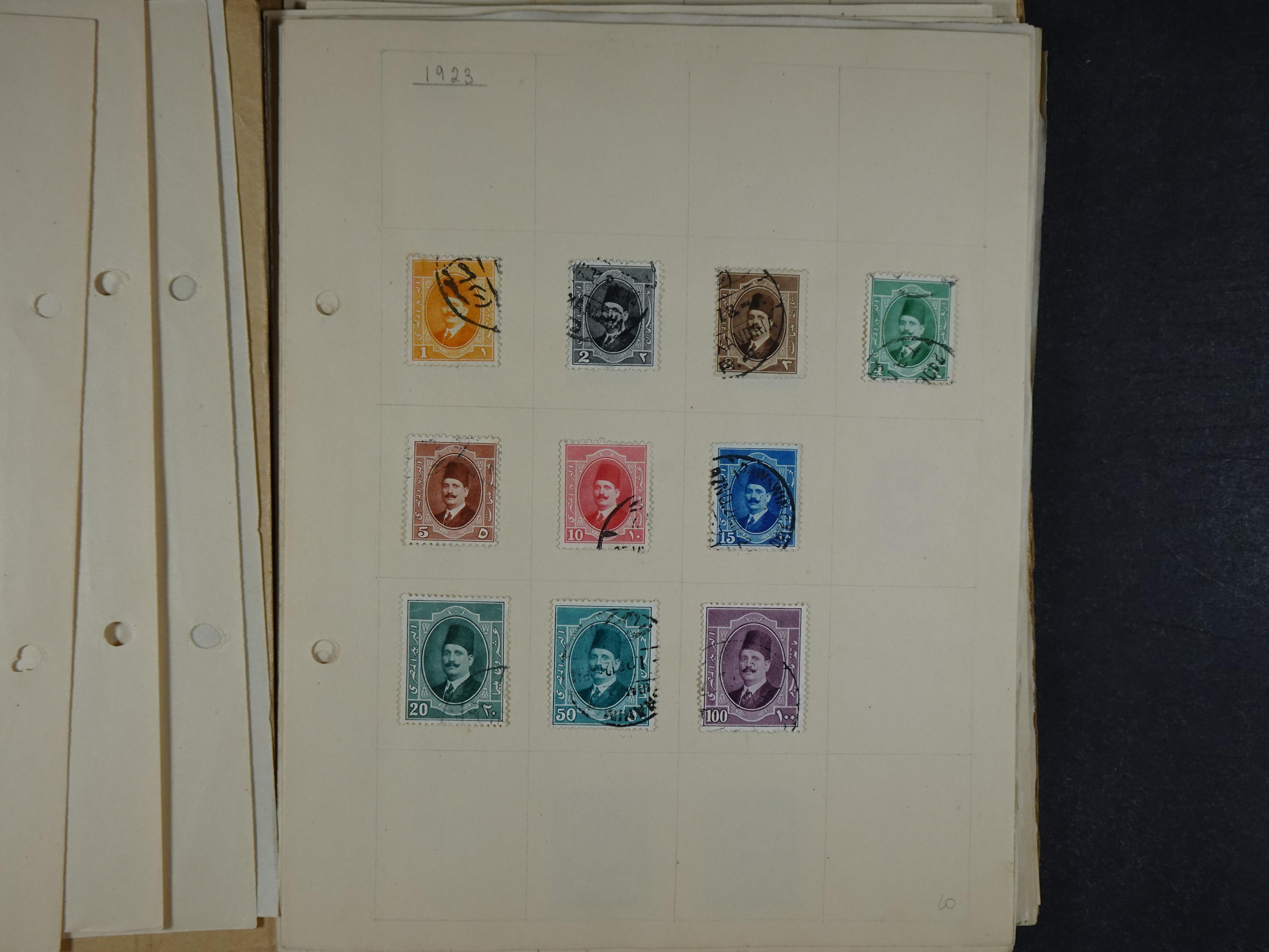 Redelijk compleet verzameling  zonder veel bijzonderdelen.
Veel 1e plakker. 98