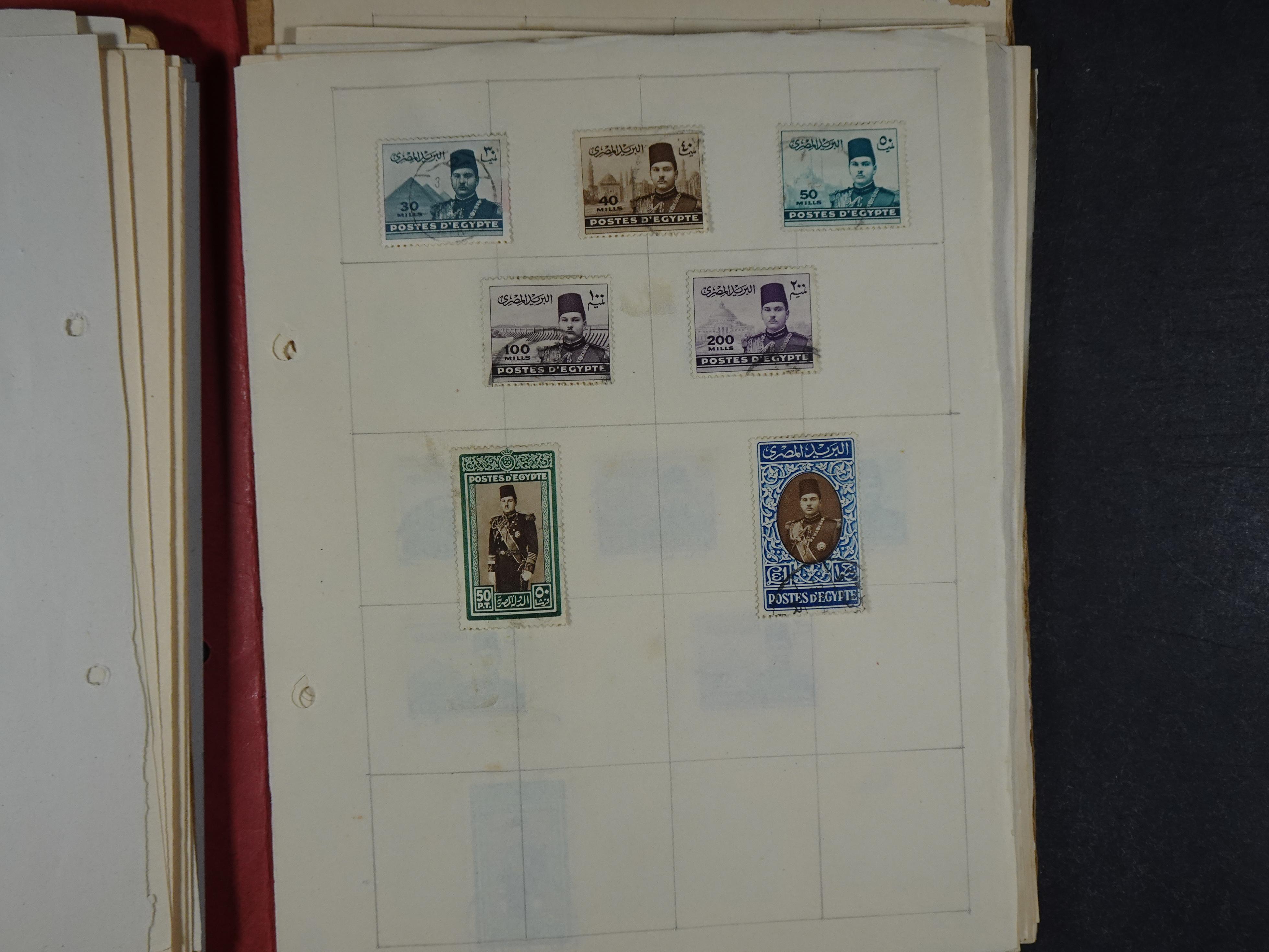 Redelijk compleet verzameling  zonder veel bijzonderdelen.
Veel 1e plakker. 106