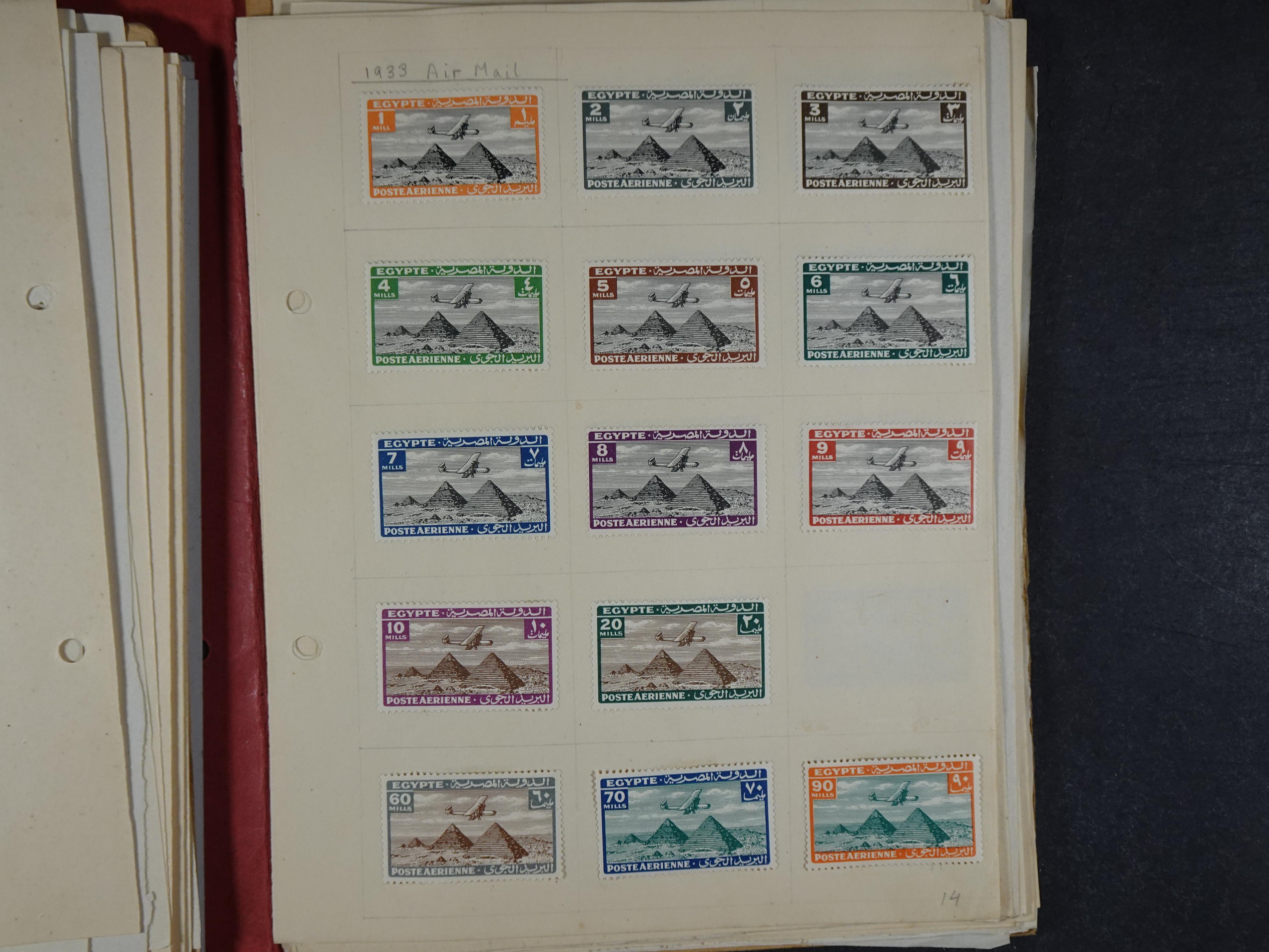 Redelijk compleet verzameling  zonder veel bijzonderdelen.
Veel 1e plakker. 108