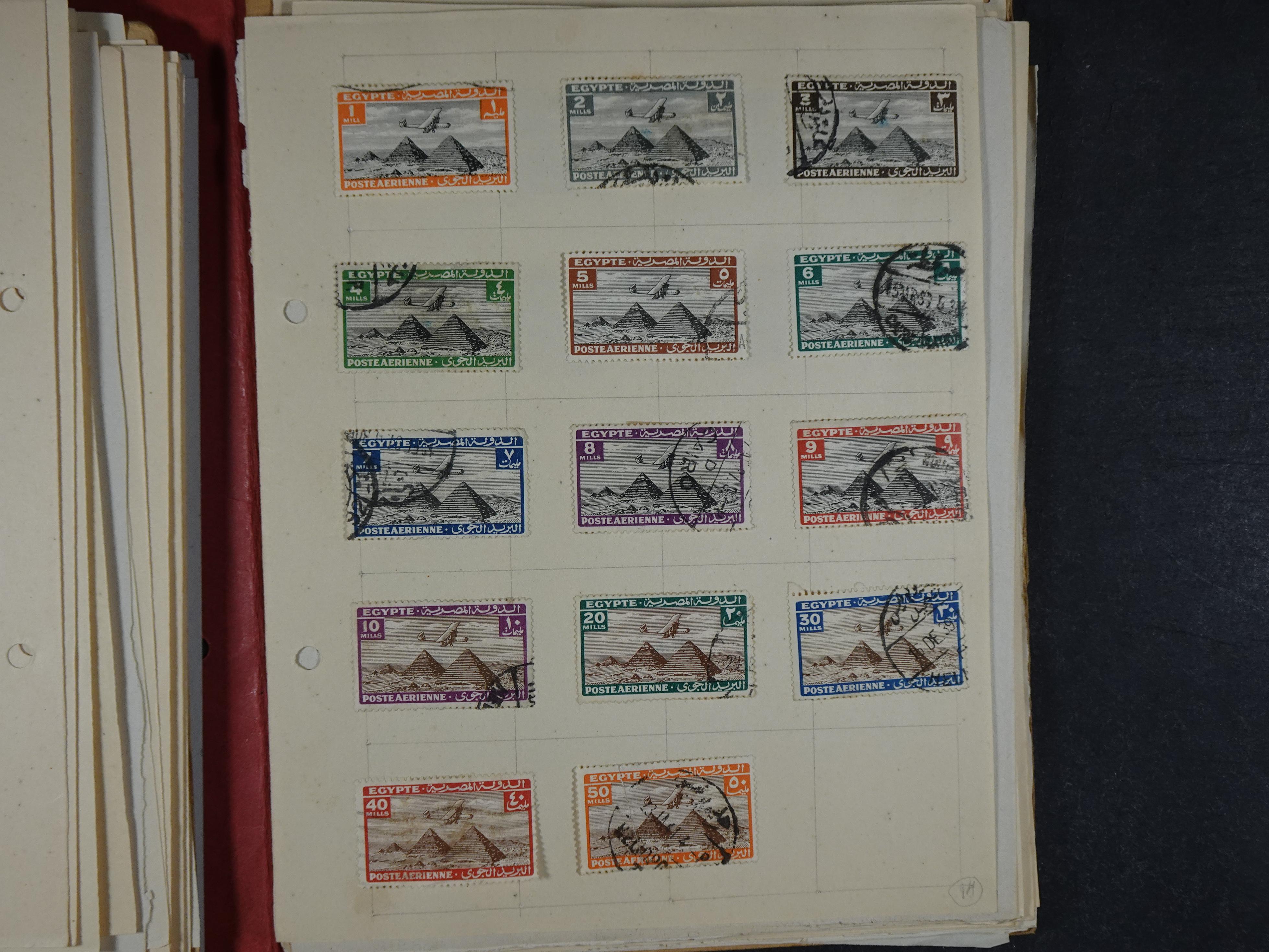 Redelijk compleet verzameling  zonder veel bijzonderdelen.
Veel 1e plakker. 111