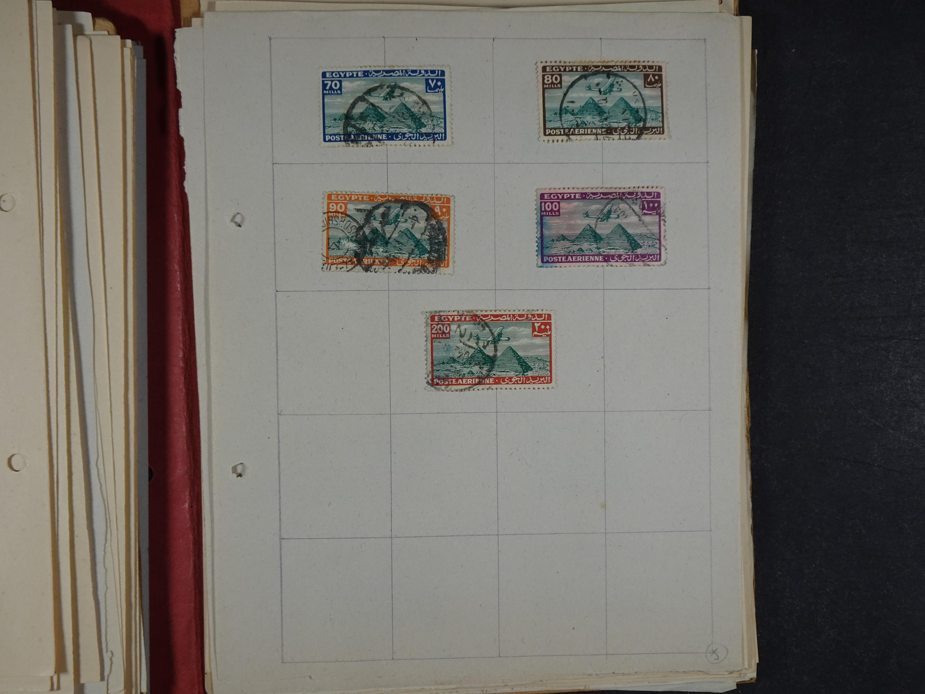 Redelijk compleet verzameling  zonder veel bijzonderdelen.
Veel 1e plakker. 112