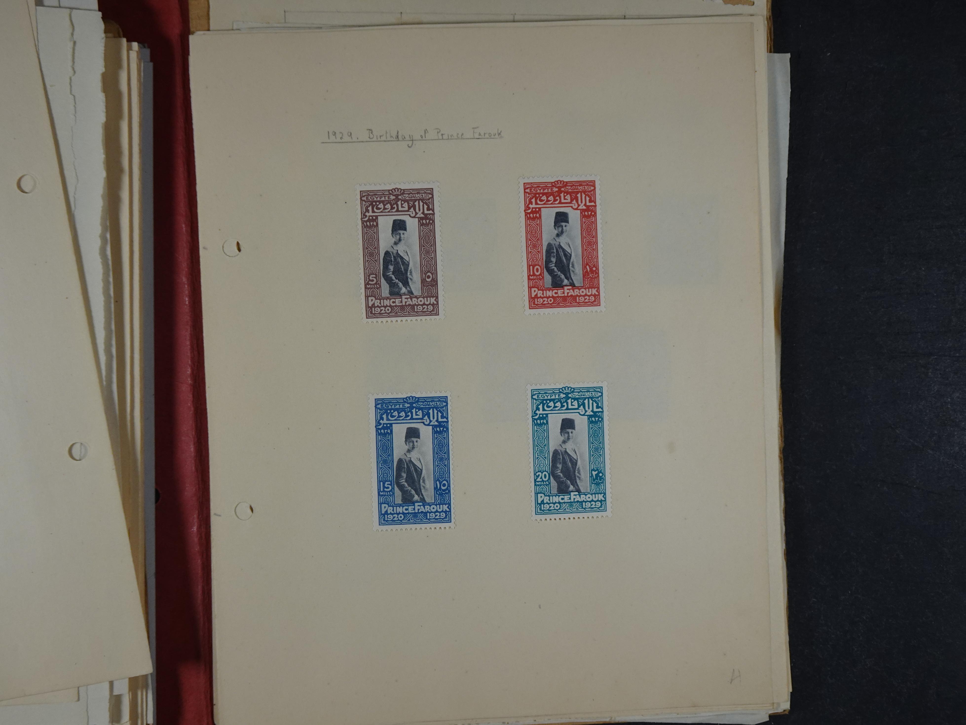 Redelijk compleet verzameling  zonder veel bijzonderdelen.
Veel 1e plakker. 118