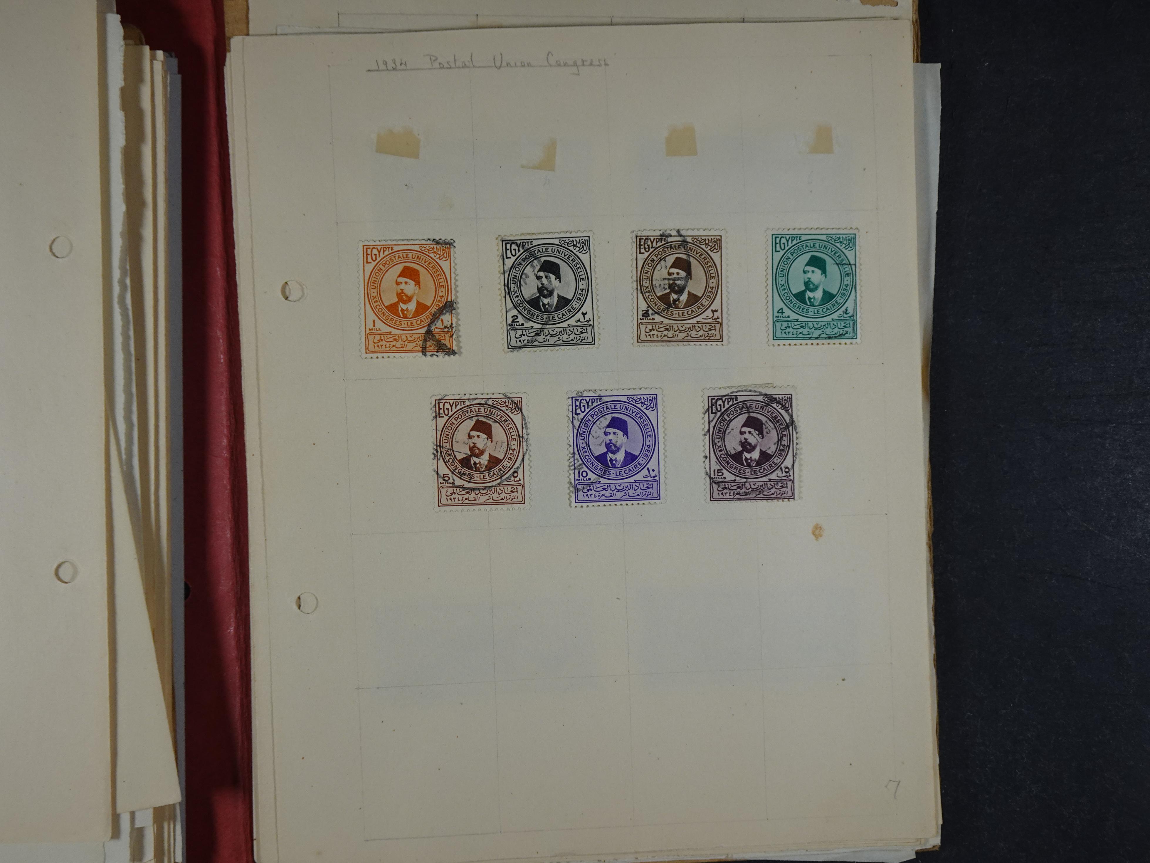 Redelijk compleet verzameling  zonder veel bijzonderdelen.
Veel 1e plakker. 119