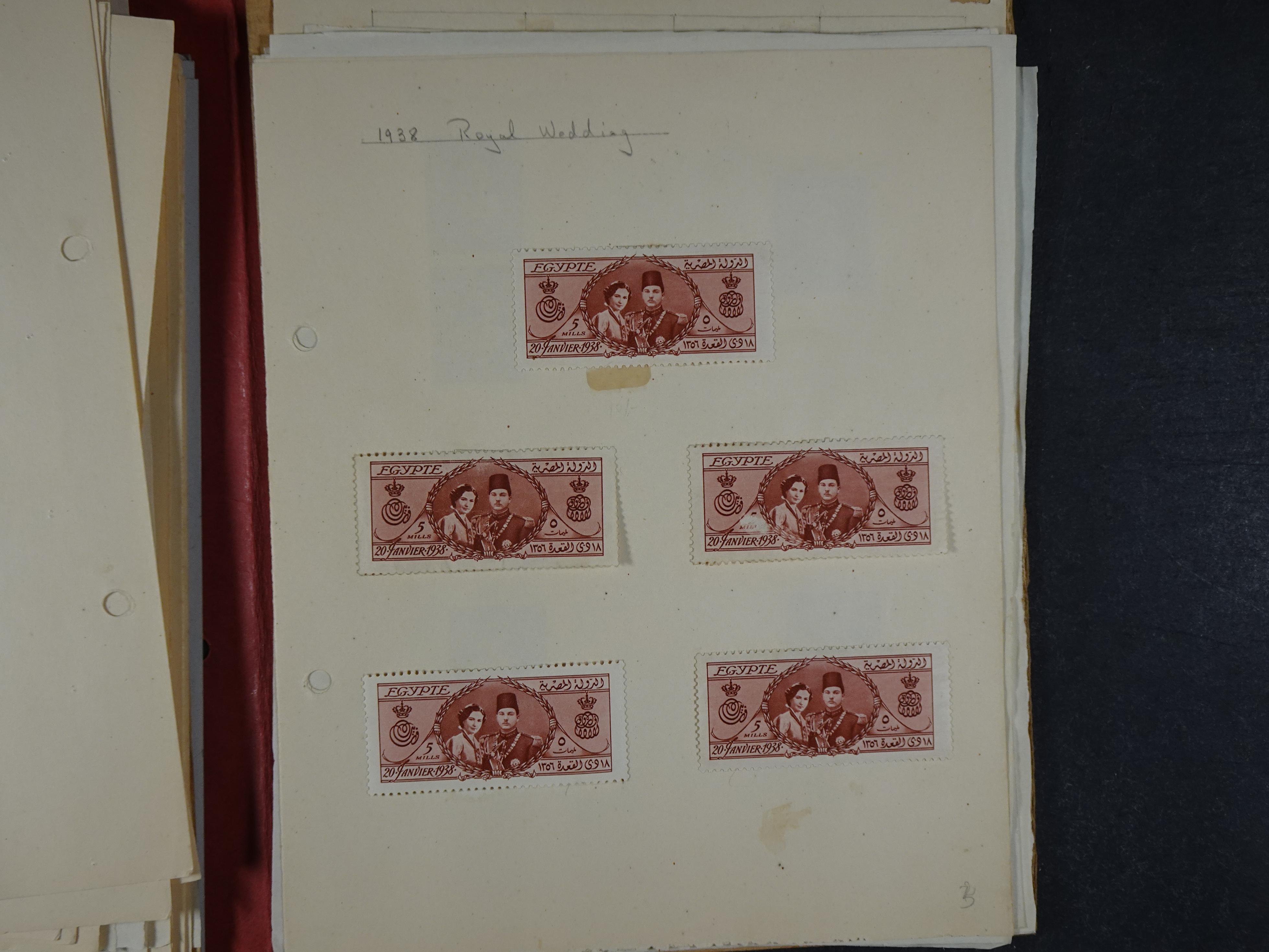 Redelijk compleet verzameling  zonder veel bijzonderdelen.
Veel 1e plakker. 127