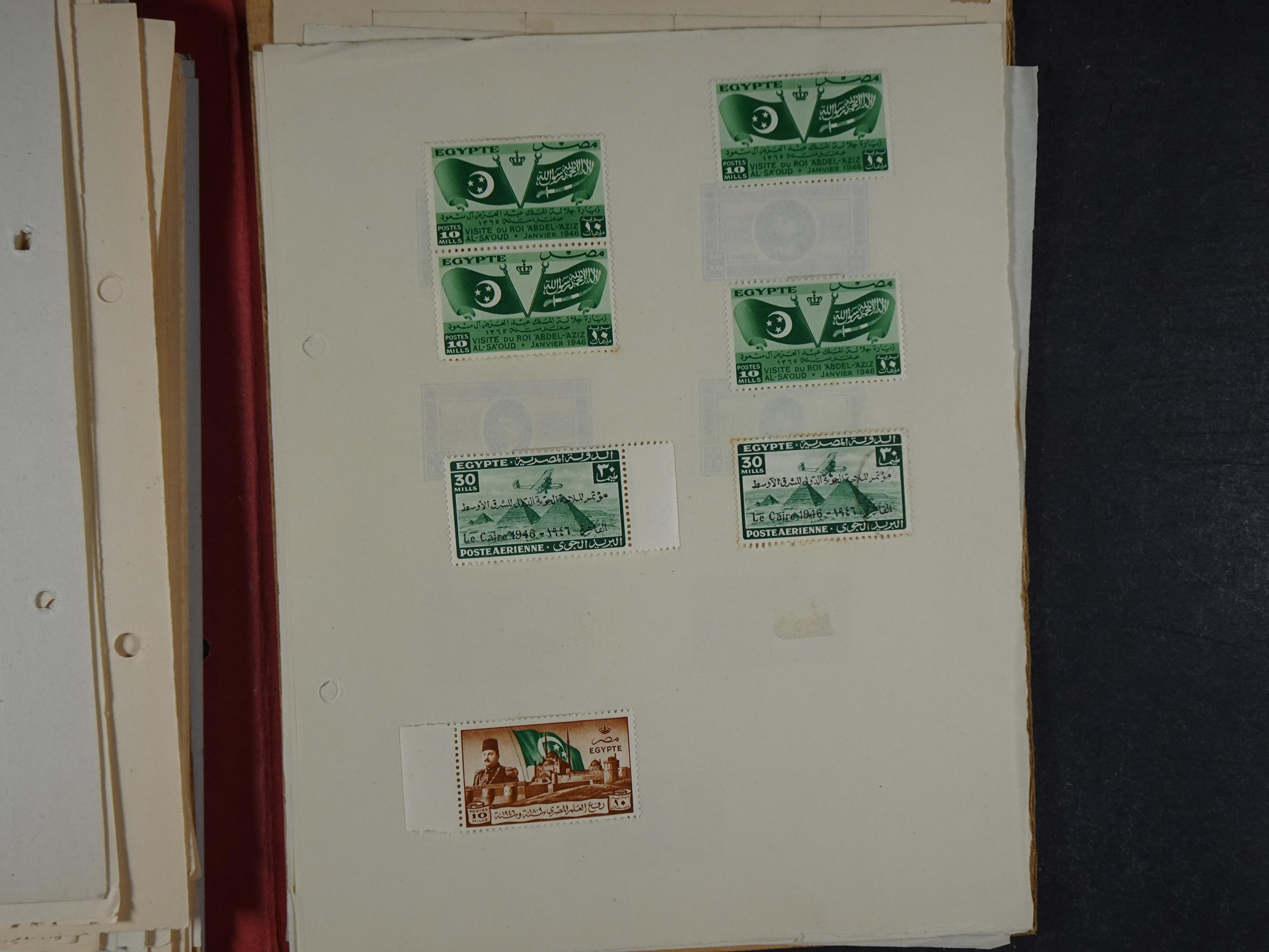 Redelijk compleet verzameling  zonder veel bijzonderdelen.
Veel 1e plakker. 131