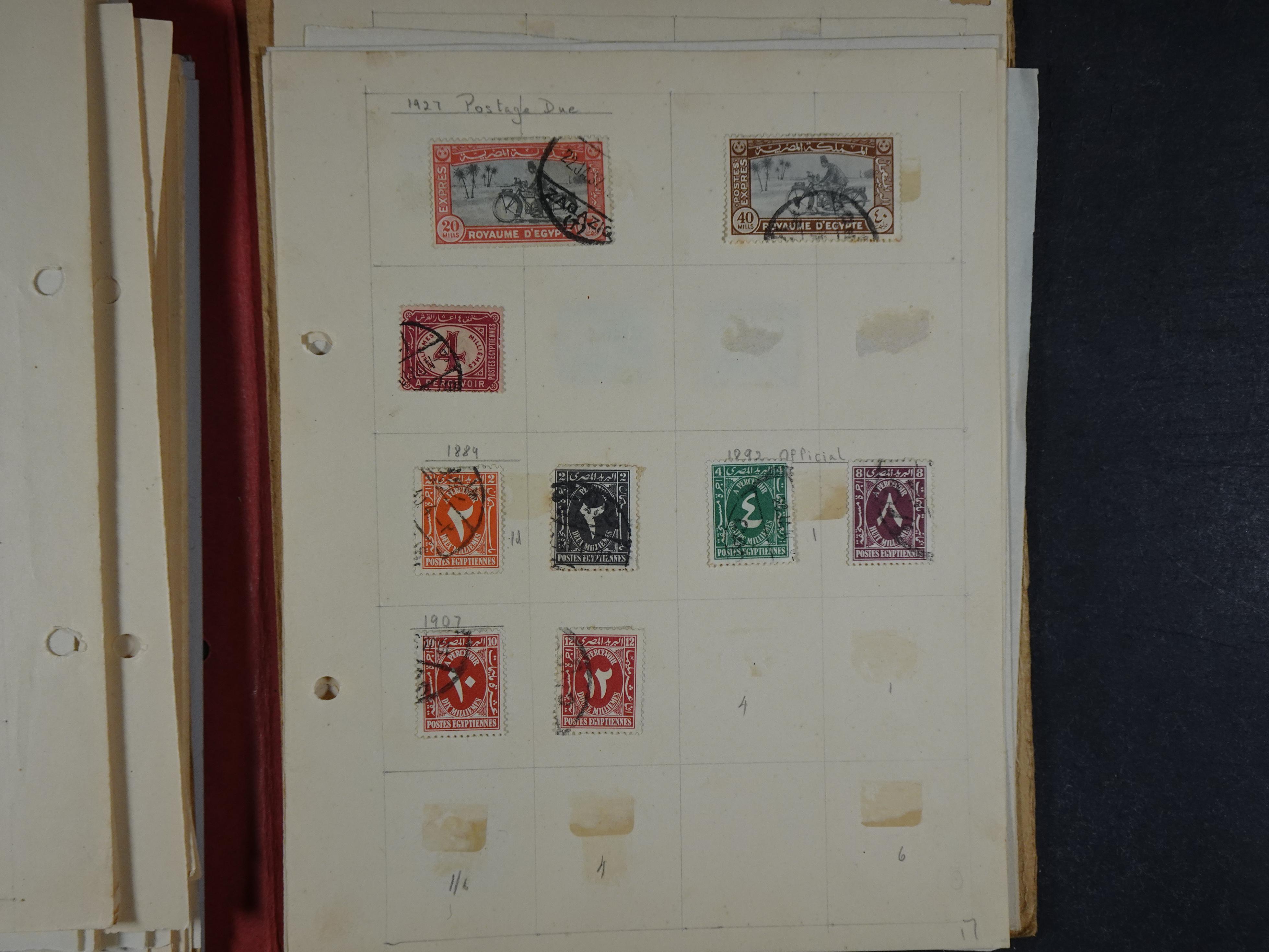 Redelijk compleet verzameling  zonder veel bijzonderdelen.
Veel 1e plakker. 136