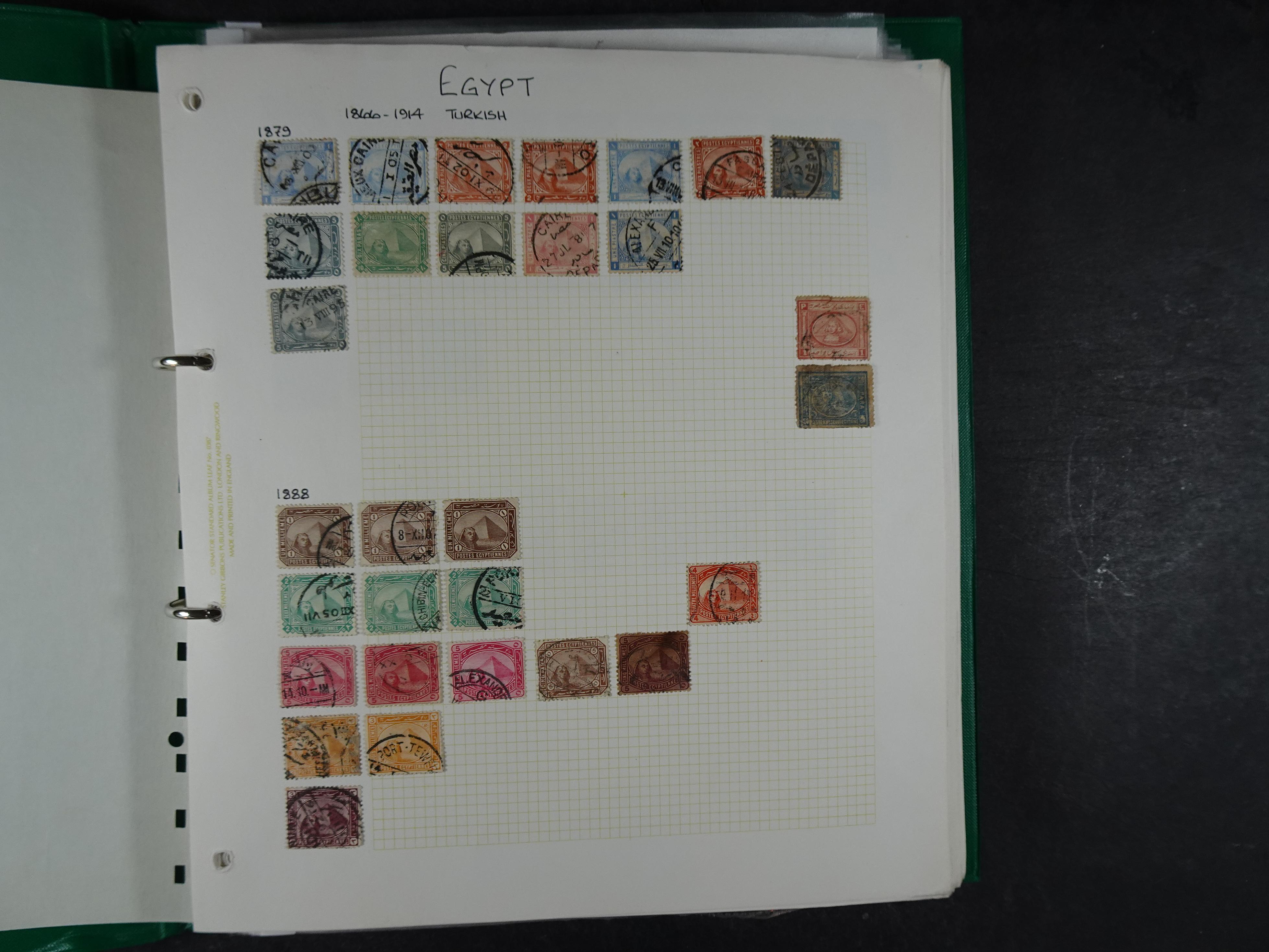 Redelijk compleet verzameling  zonder veel bijzonderdelen.
Veel 1e plakker. 142